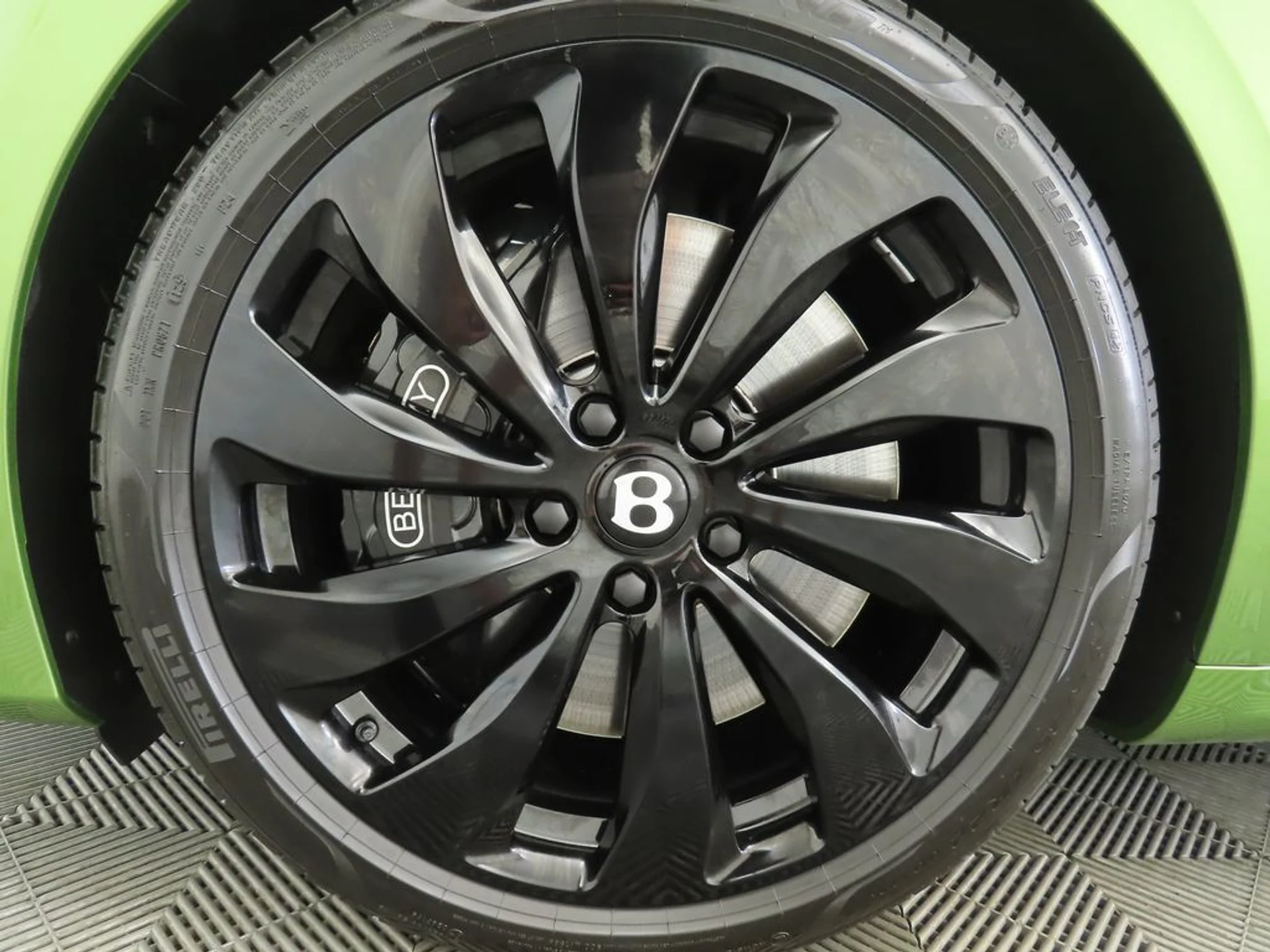 mph027_2529963375_new_2025_bentley_continental_gtblackeditioncoupe_8119_22910192_28_1024_2232774185