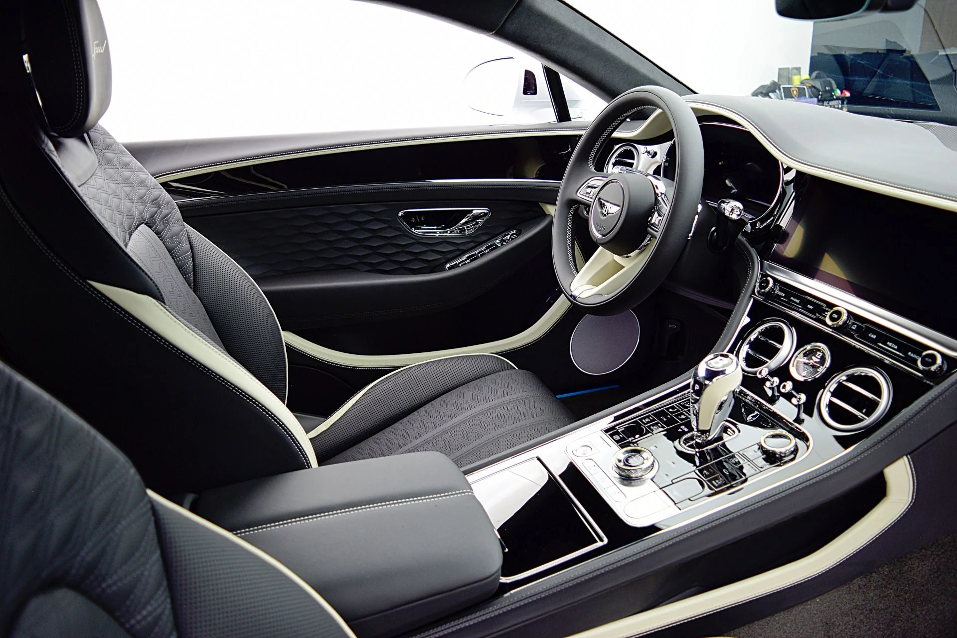 mph027_2530004535_Used_2025_Bentley_Continental_GT_Speed_LEASE_OPTIONS_AVAILABLE_49e8678042