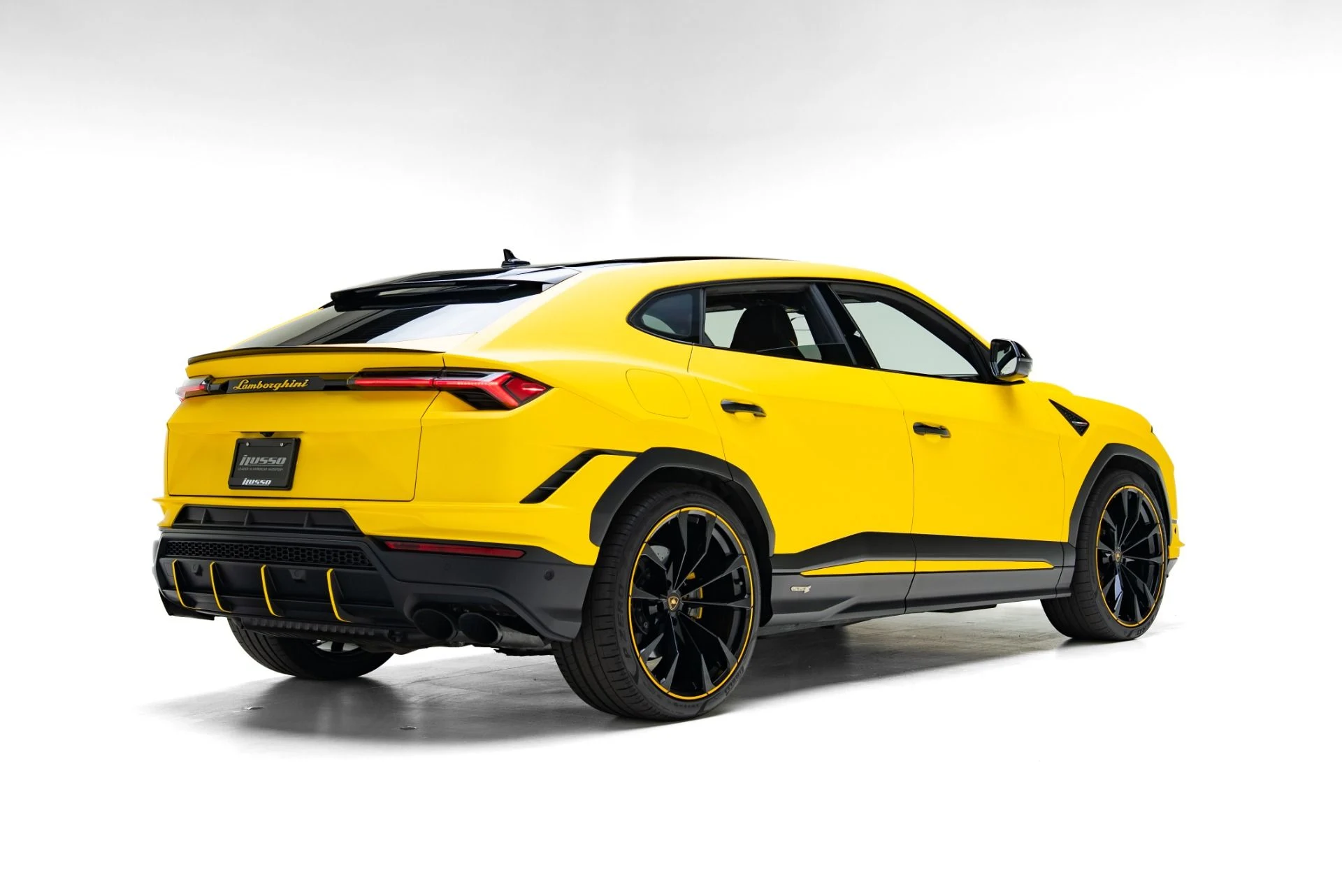 mph027_2548991273_Used_2024_Lamborghini_Urus_S_1778704805_59a14d4872