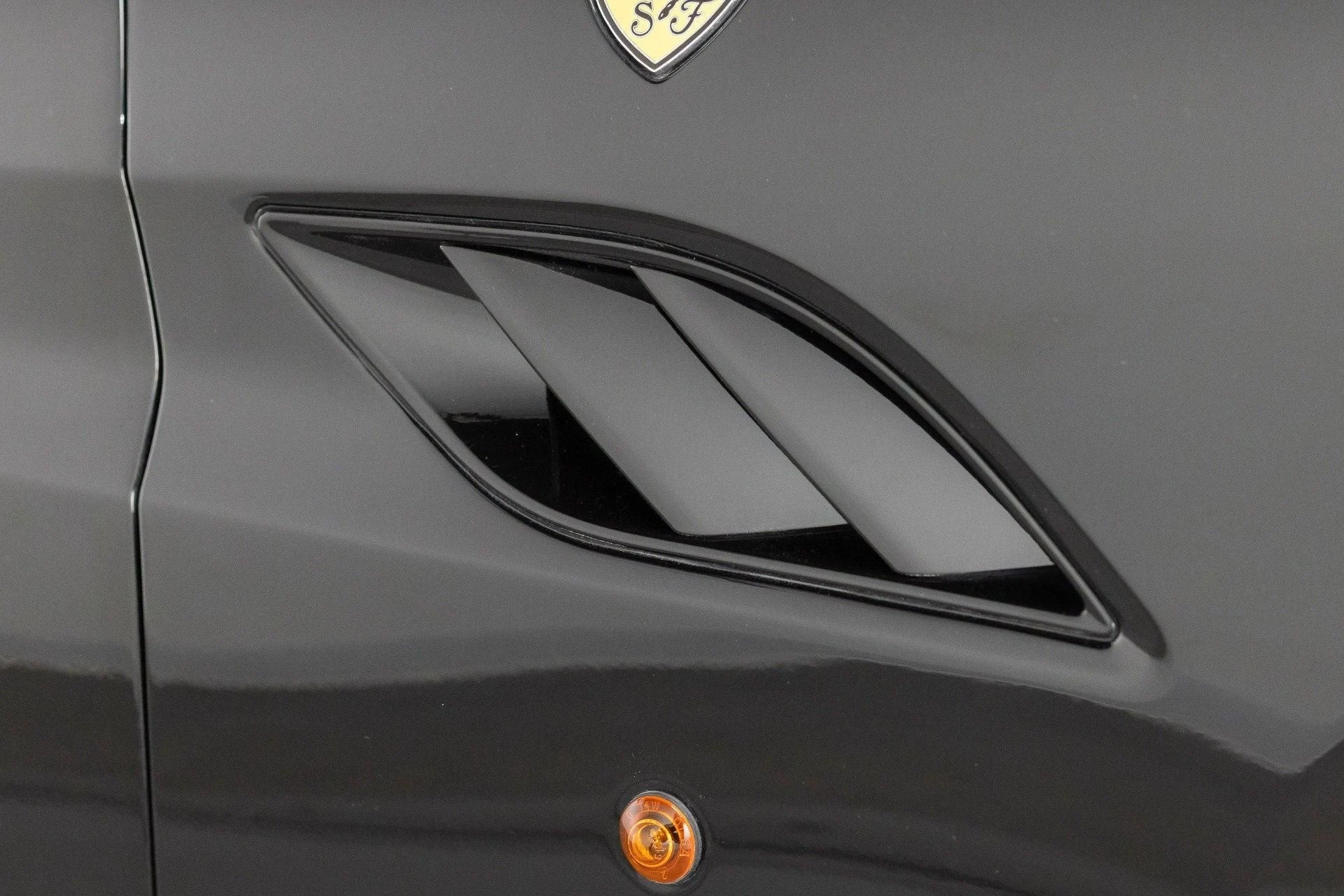 mph027_2553575003_Used_2010_Ferrari_California_1777367987_b44cd4f18a