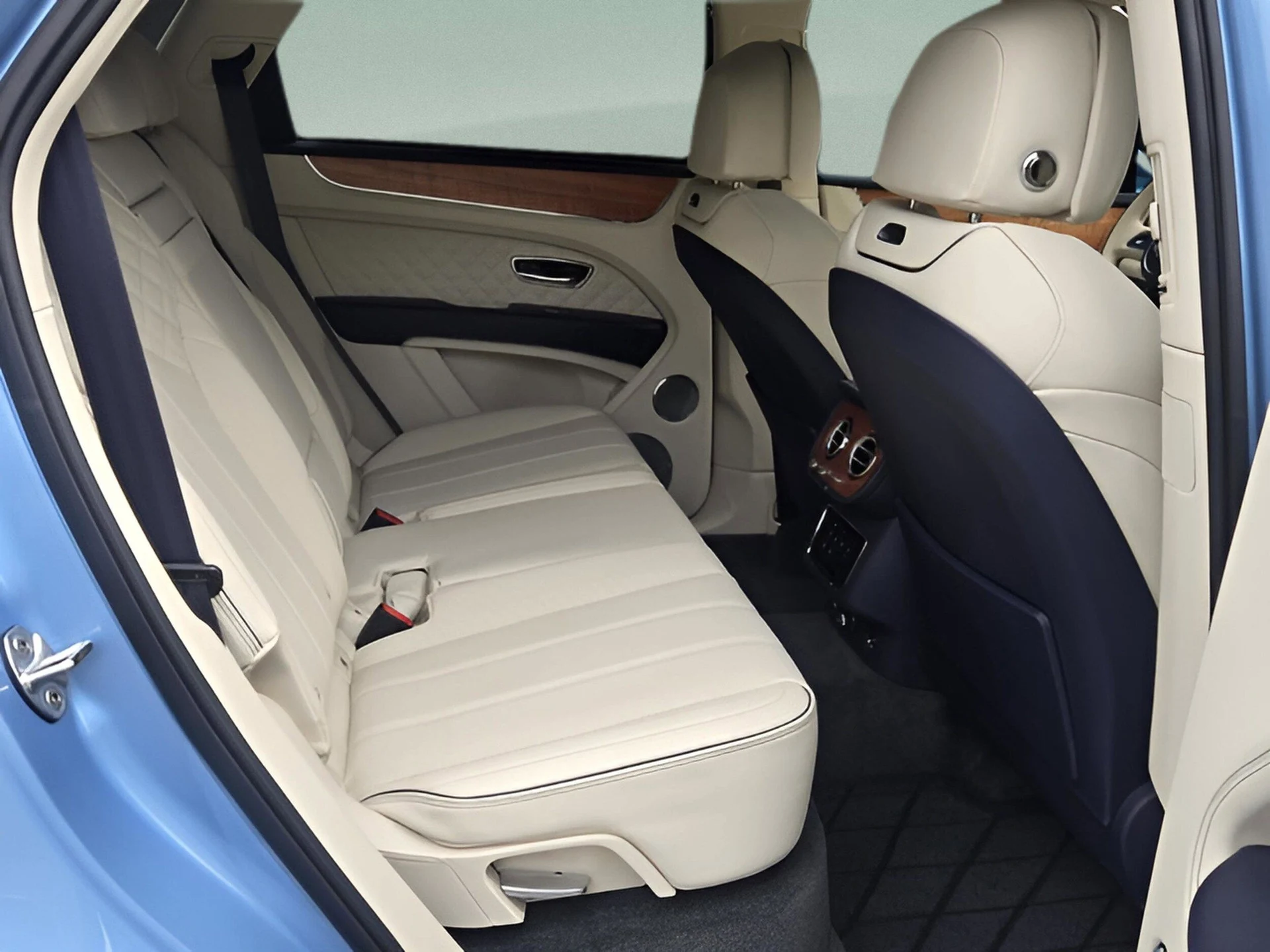 mph027_2556449450_7743e680799386feaf252f3f2440e709x_3c646564e8