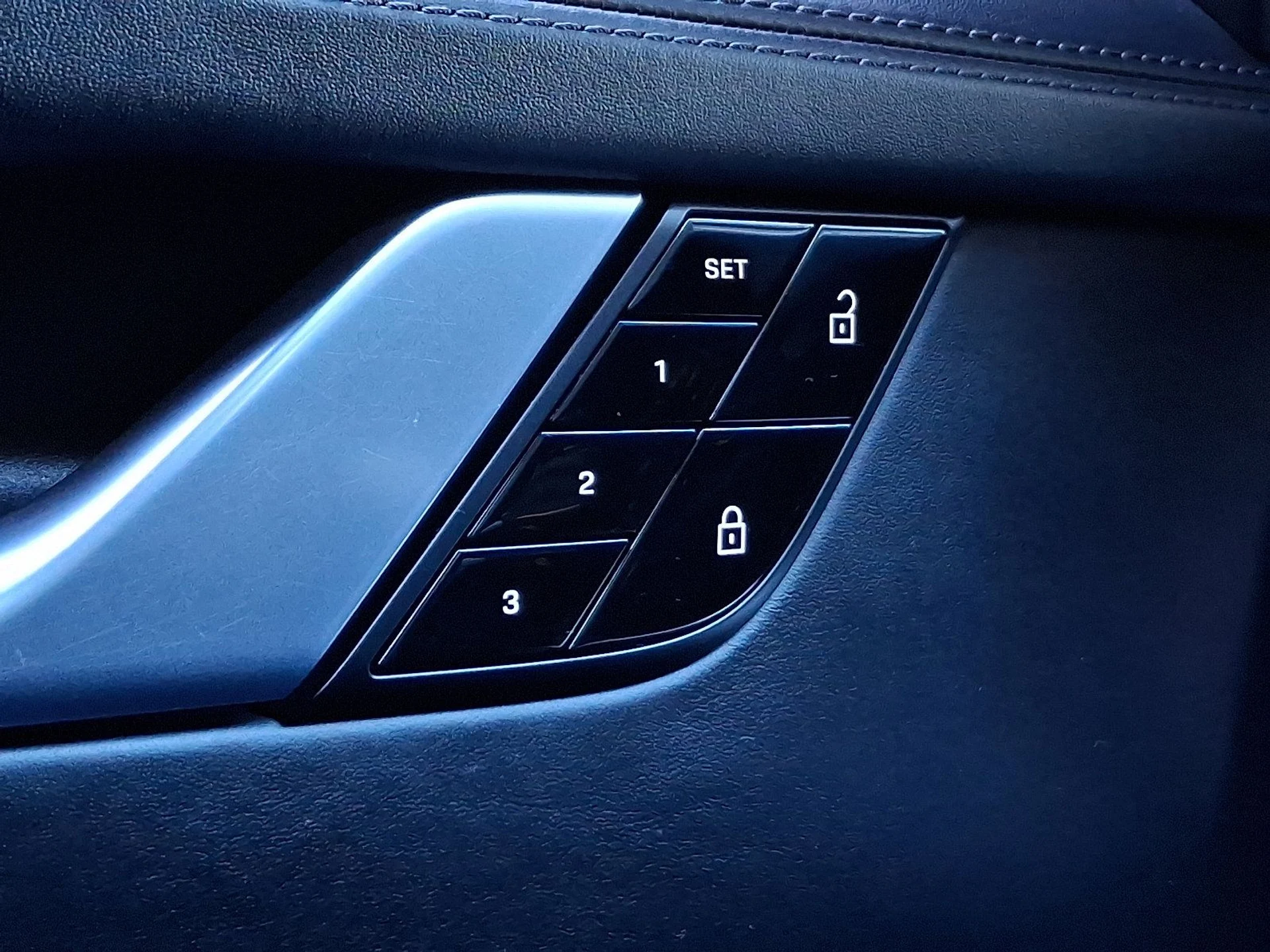 mph027_2558443361_ddf537ff8b6031093ee982f6465c88da_bca1c61755