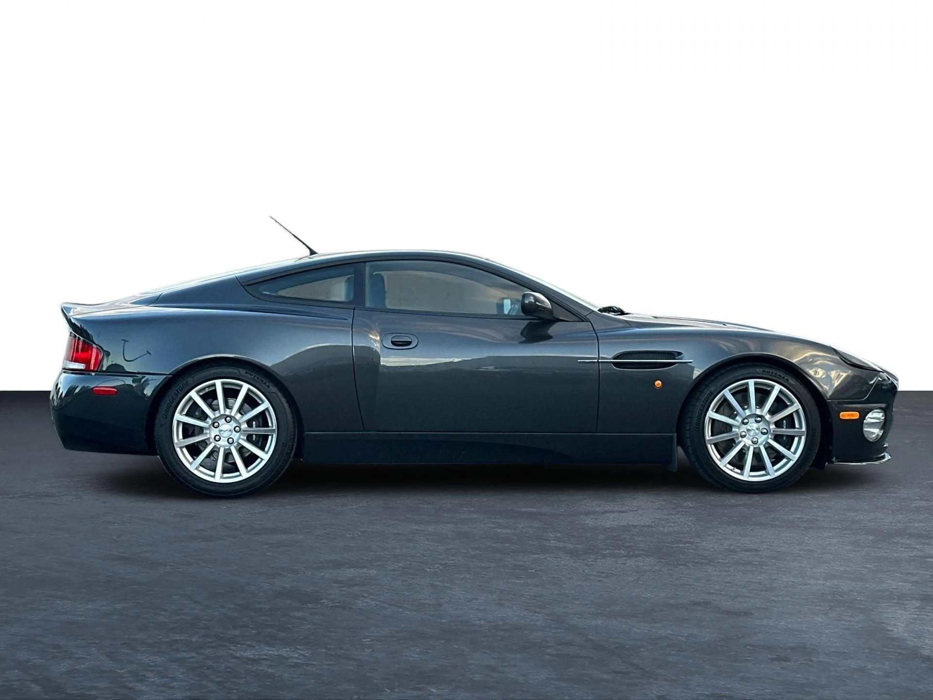 mph027_2559040455_Used_2006_Aston_Martin_Vanquish_S_1763565001_5133587d87