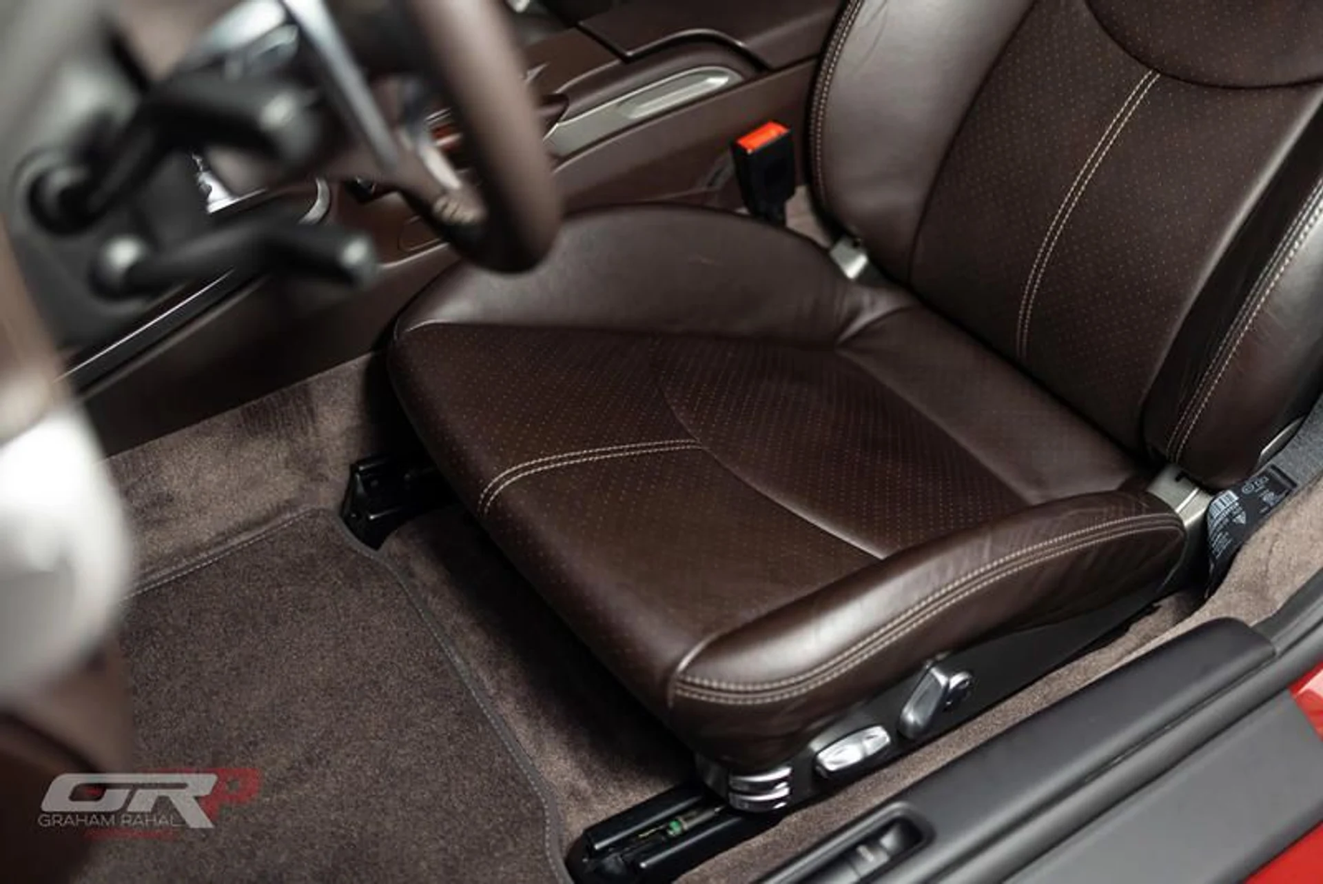 mph027_2559563765_899_B0725_4_FF_8_4007_8244_ED_7_CBD_9060_D6_e858ef9935