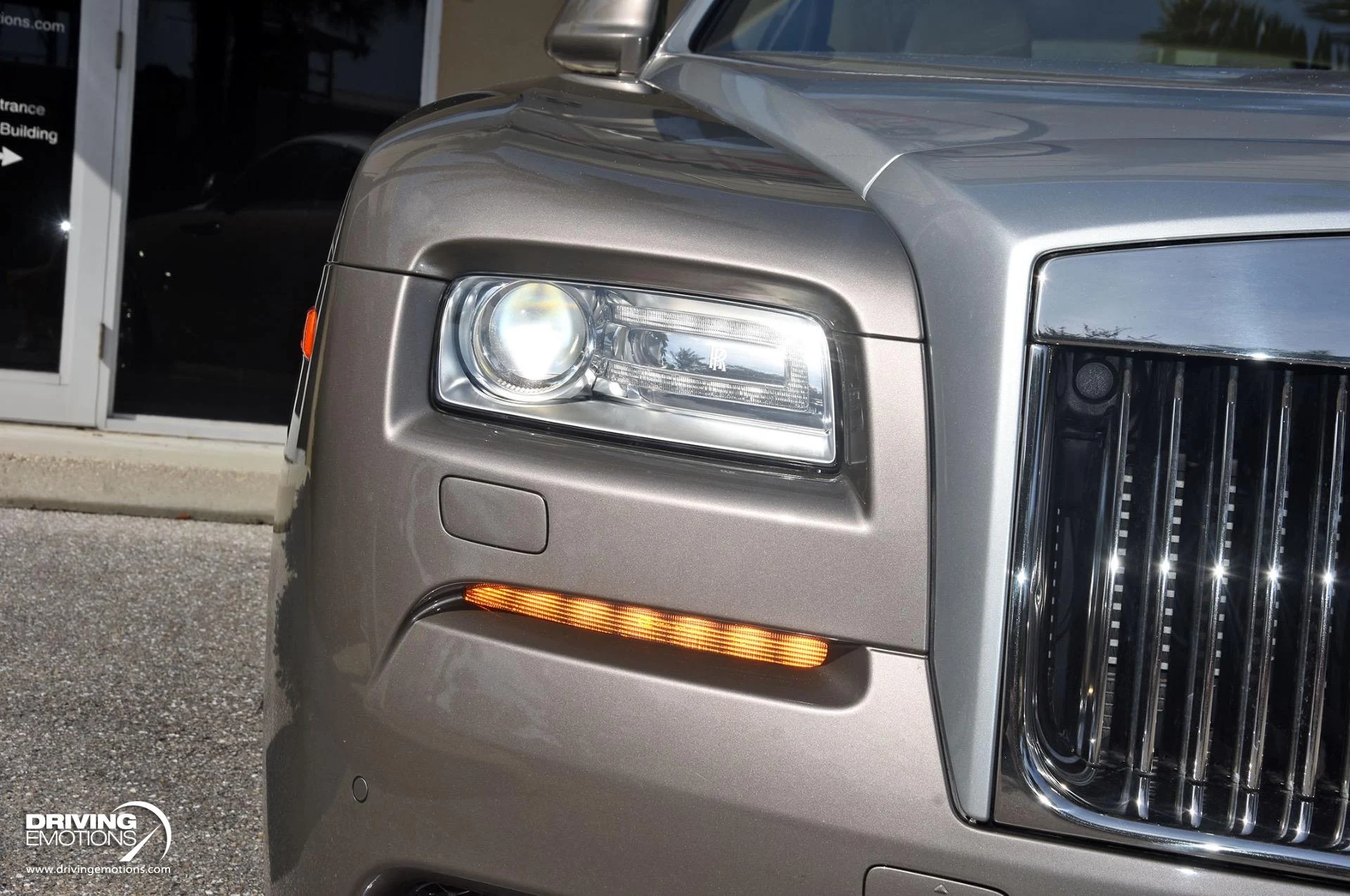 mph027_2562016954_883_p28_l_ea4917c5ca