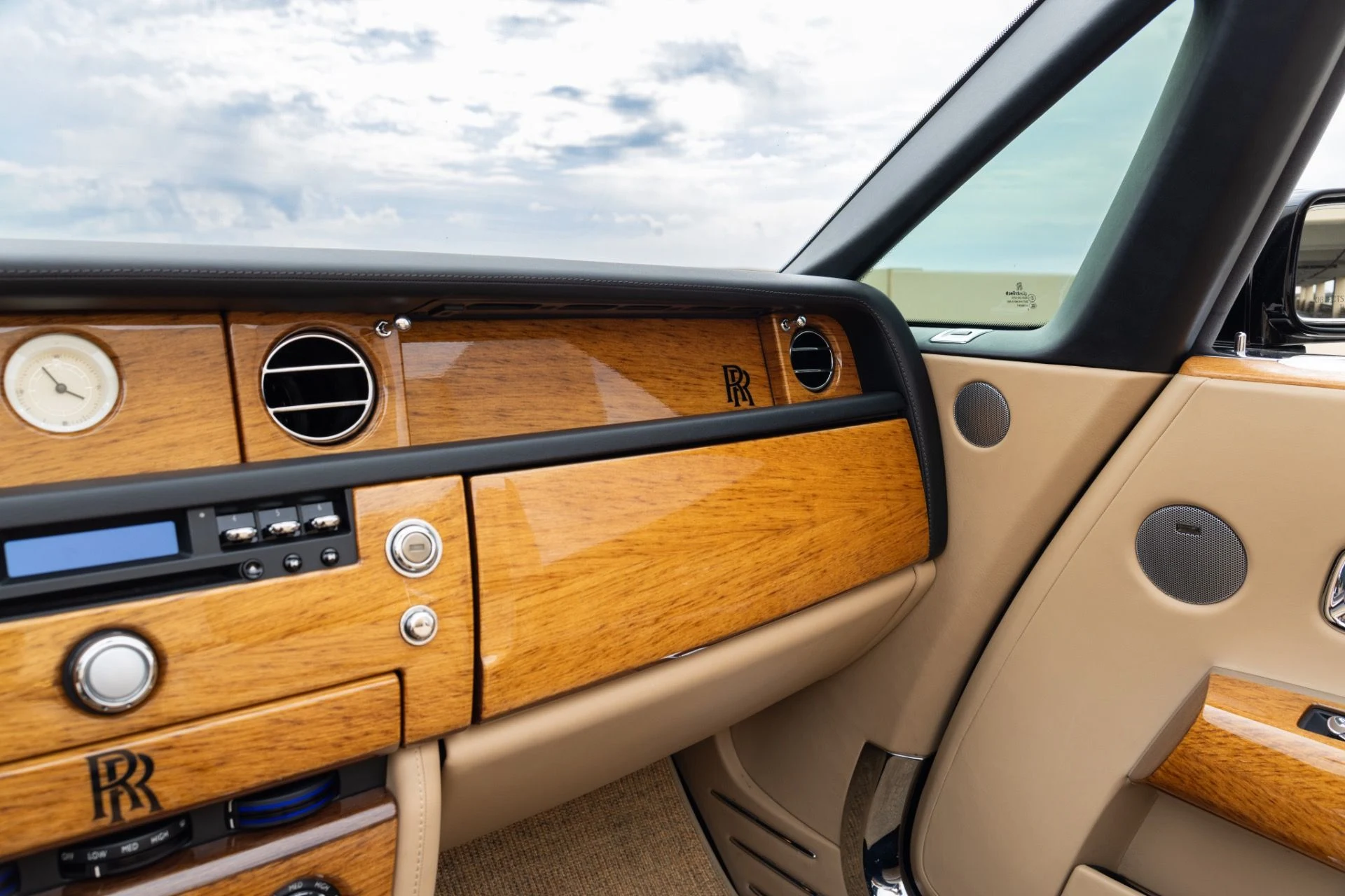mph027_2565196178_Used_2009_Rolls_Royce_Phantom_Drophead_Coupe_1775064163_68abcde34c