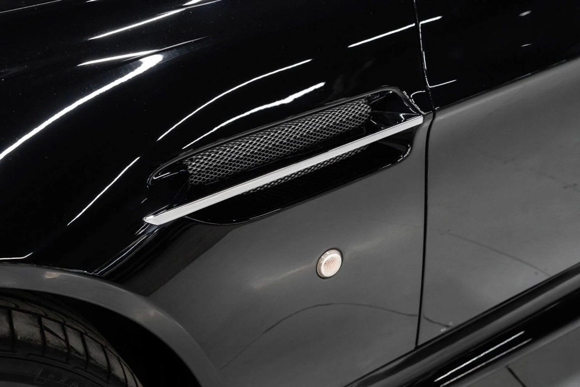 mph027_2569211198_aston_martin_vantage_2008_3d78b6ed19