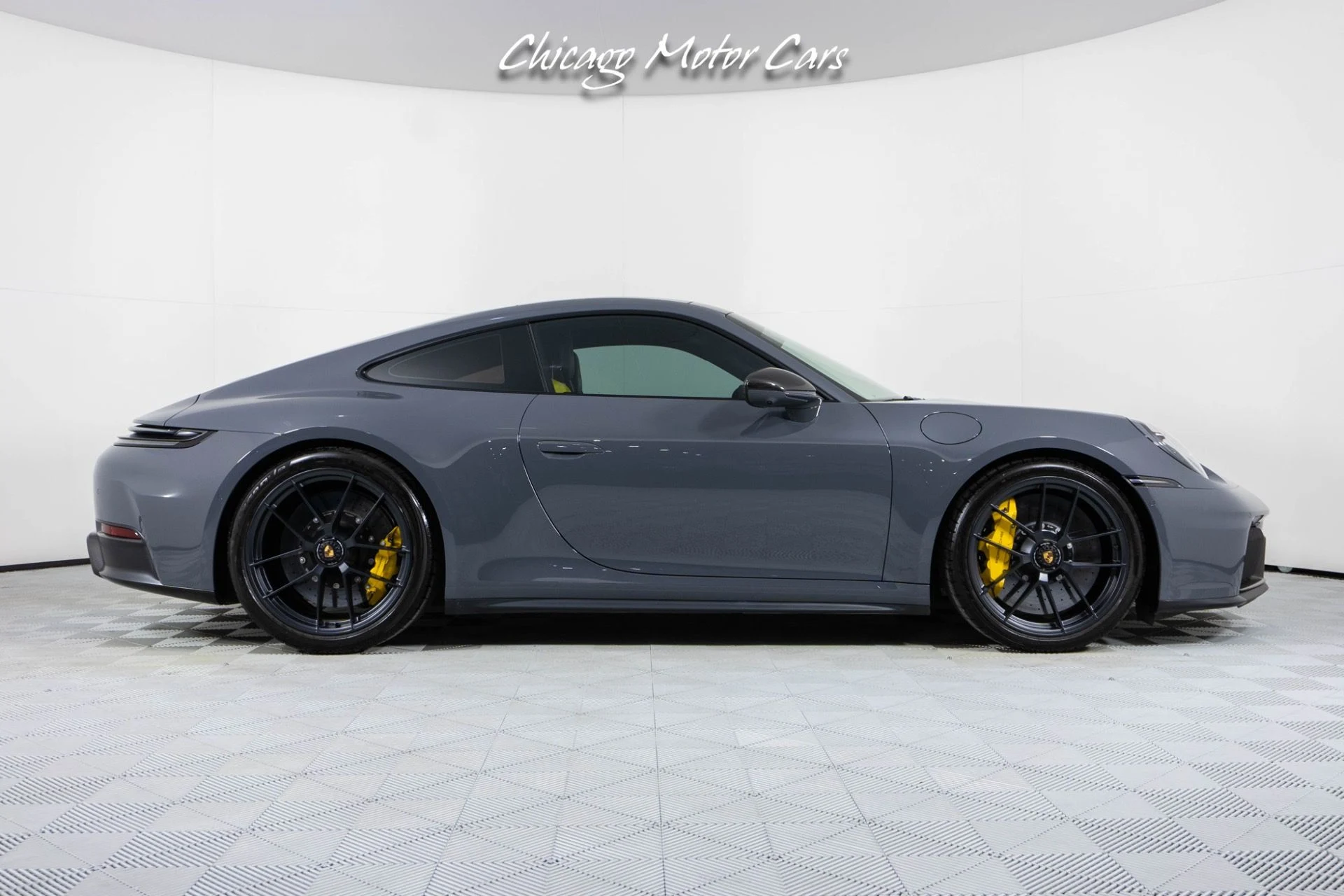 mph027_2569228545_13067_p28_l_97a1651b66