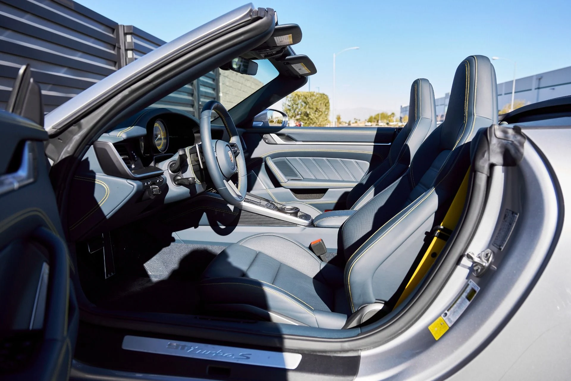 mph027_2569490985_Used_2024_Porsche_911_Turbo_S_1768438266_8c33bd4d48