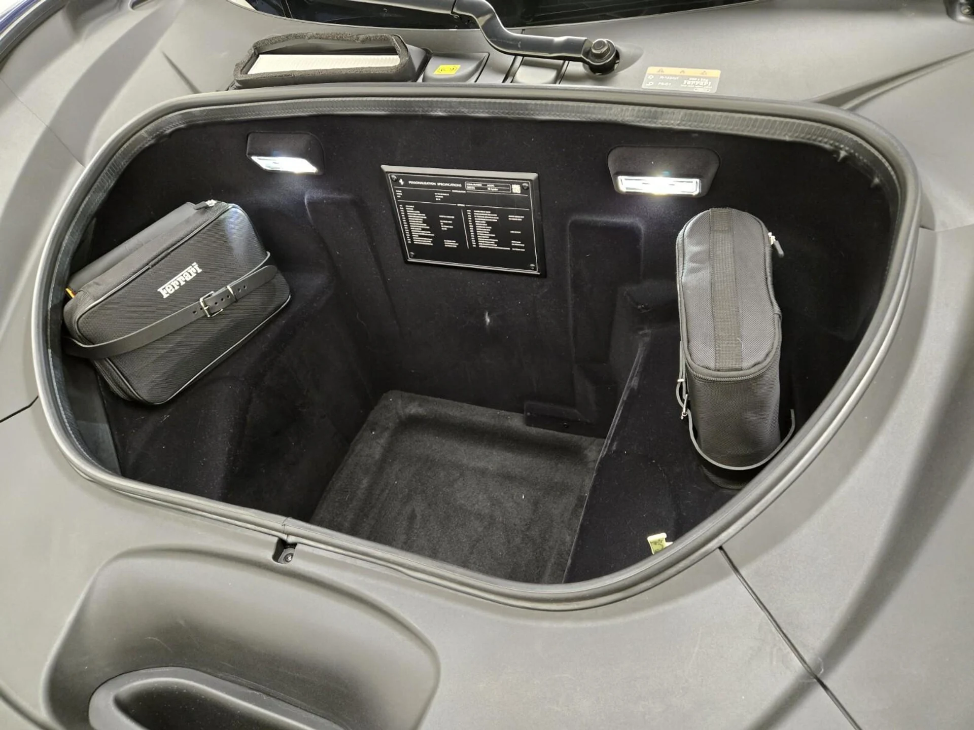 mph027_2570000414_Used_2022_Ferrari_F8_Spider_1769669362_c303ea0d89