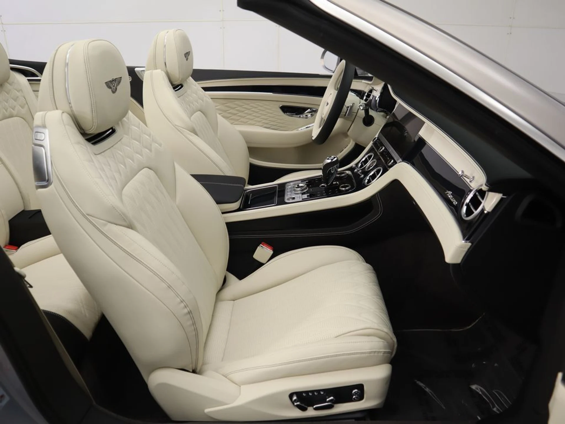 mph027_257226338_new_2026_bentley_continental_gtc_8119_22950938_28_1024_30644de4bb