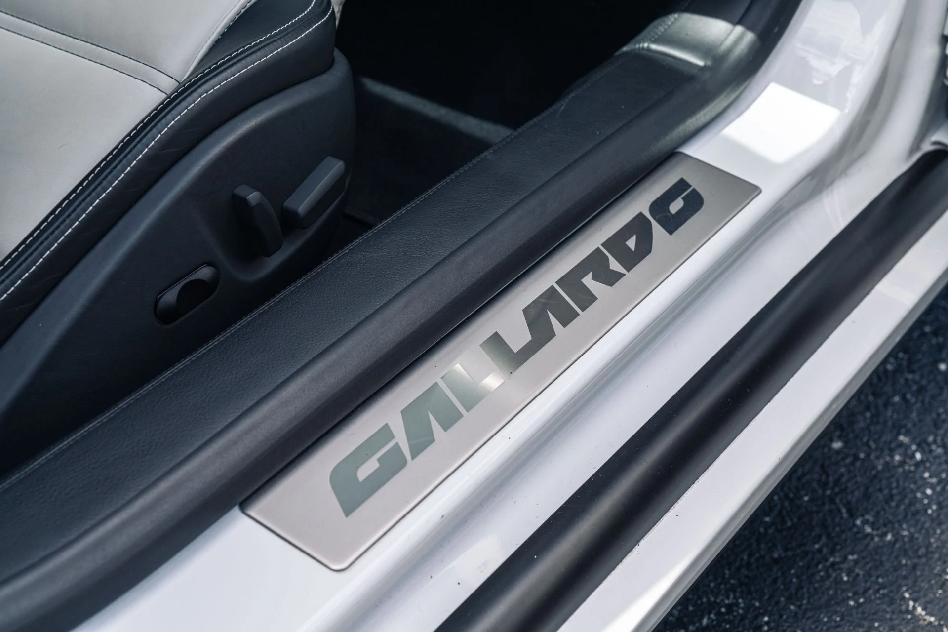 mph027_2573705759_Used_2013_Lamborghini_Gallardo_LP_550_2_w_Front_Lift_Reverse_Camera_Branding_Pack_1712609613_67e96eaf1c