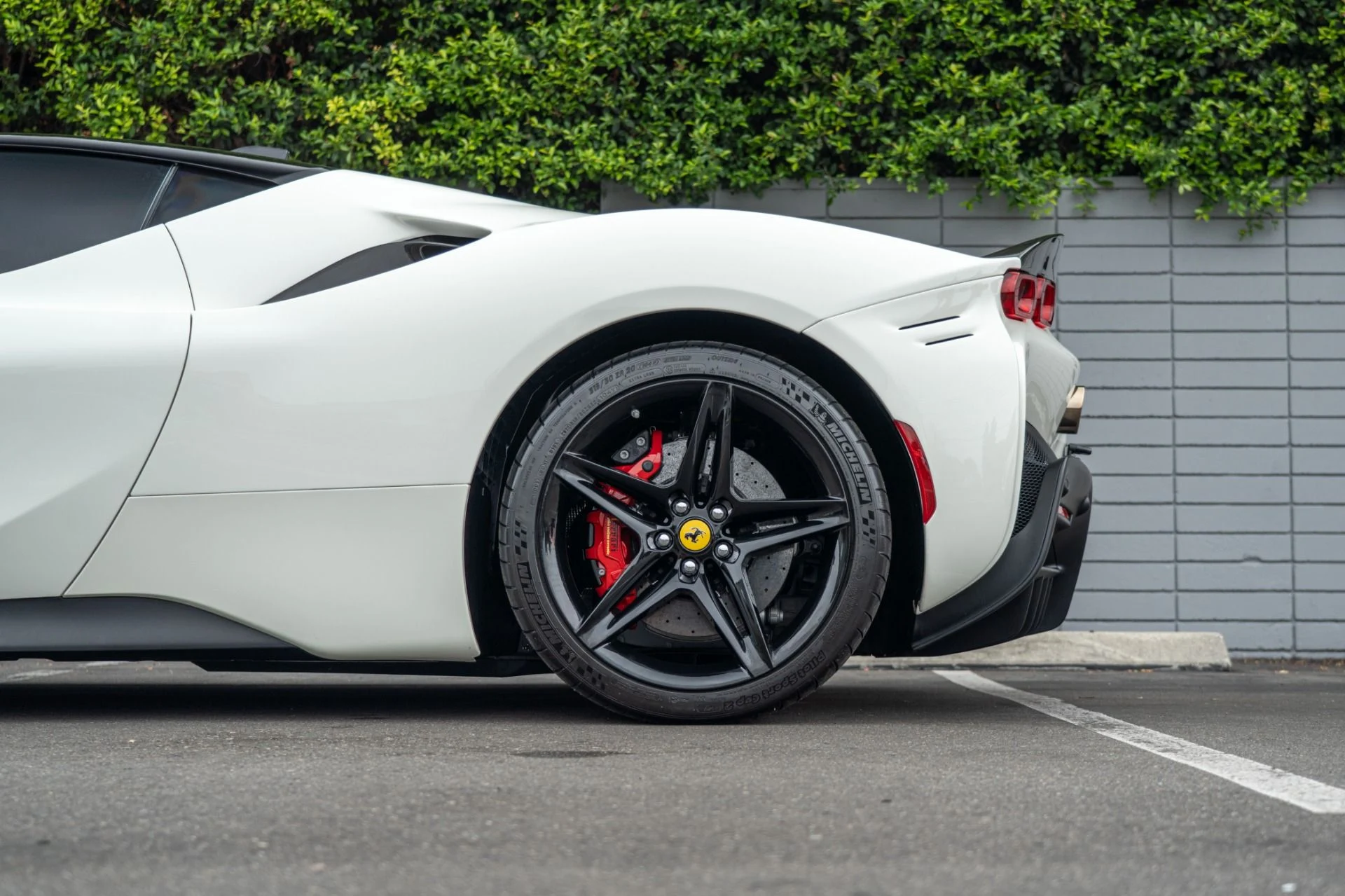 mph027_2574333062_Used_2022_Ferrari_SF_90_Stradale_1759959482_123ae1f62d