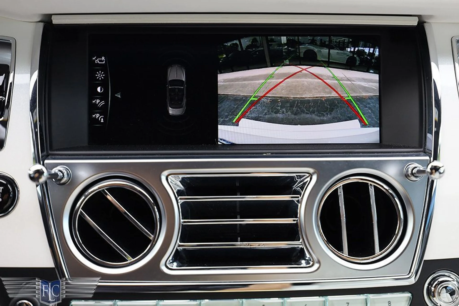 mph027_2577045009_used_2018_rolls_royce_dawn_convertible_6305_22879158_28_1024_96b65dbb22