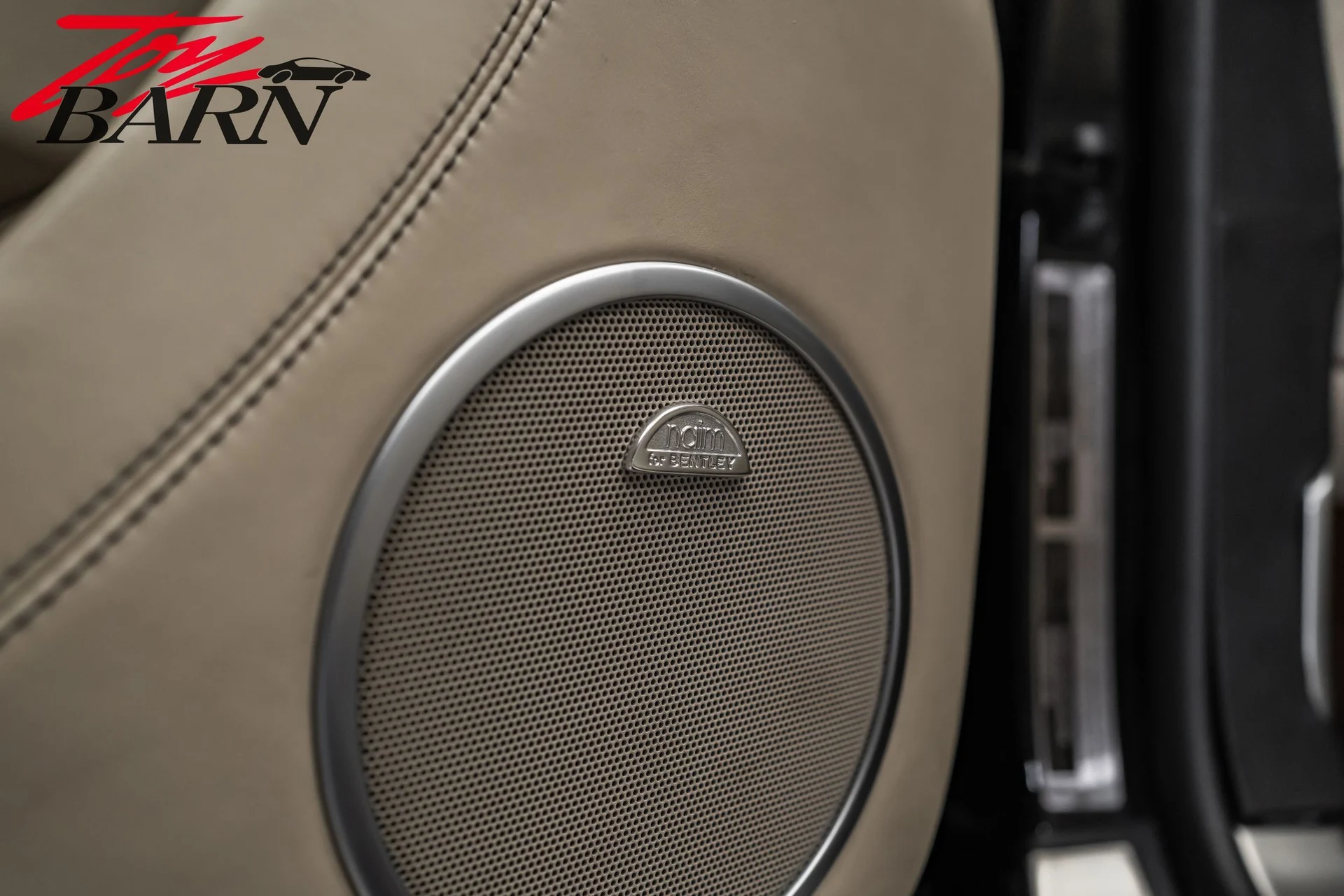 mph027_2583643674_8ee866cce656b436f6a5695a6c6b5165x_6db21427ec