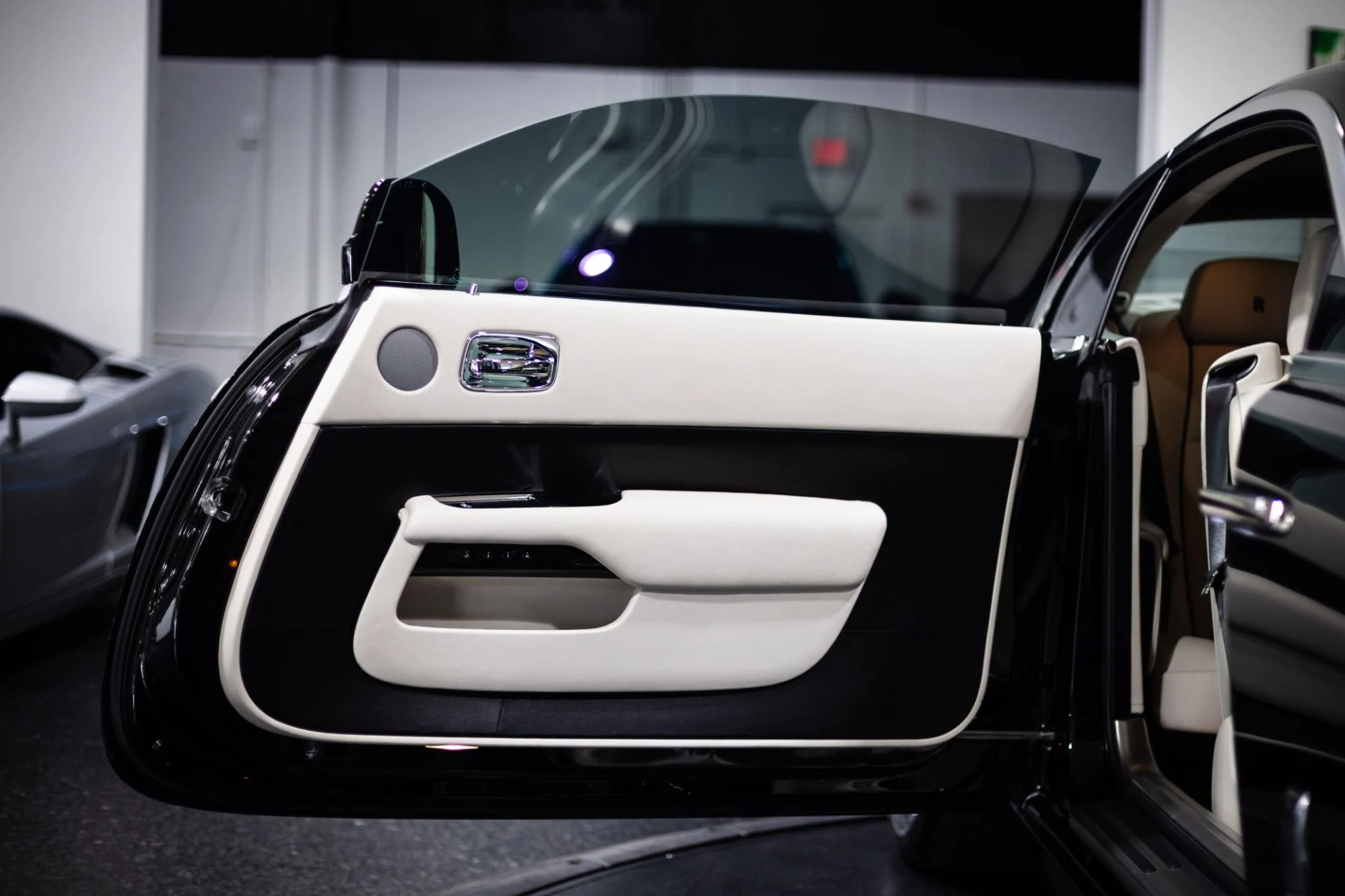 mph027_258426622_Used_2014_Rolls_Royce_Wraith_Starlight_Headliner_1771282245_72e3952e95