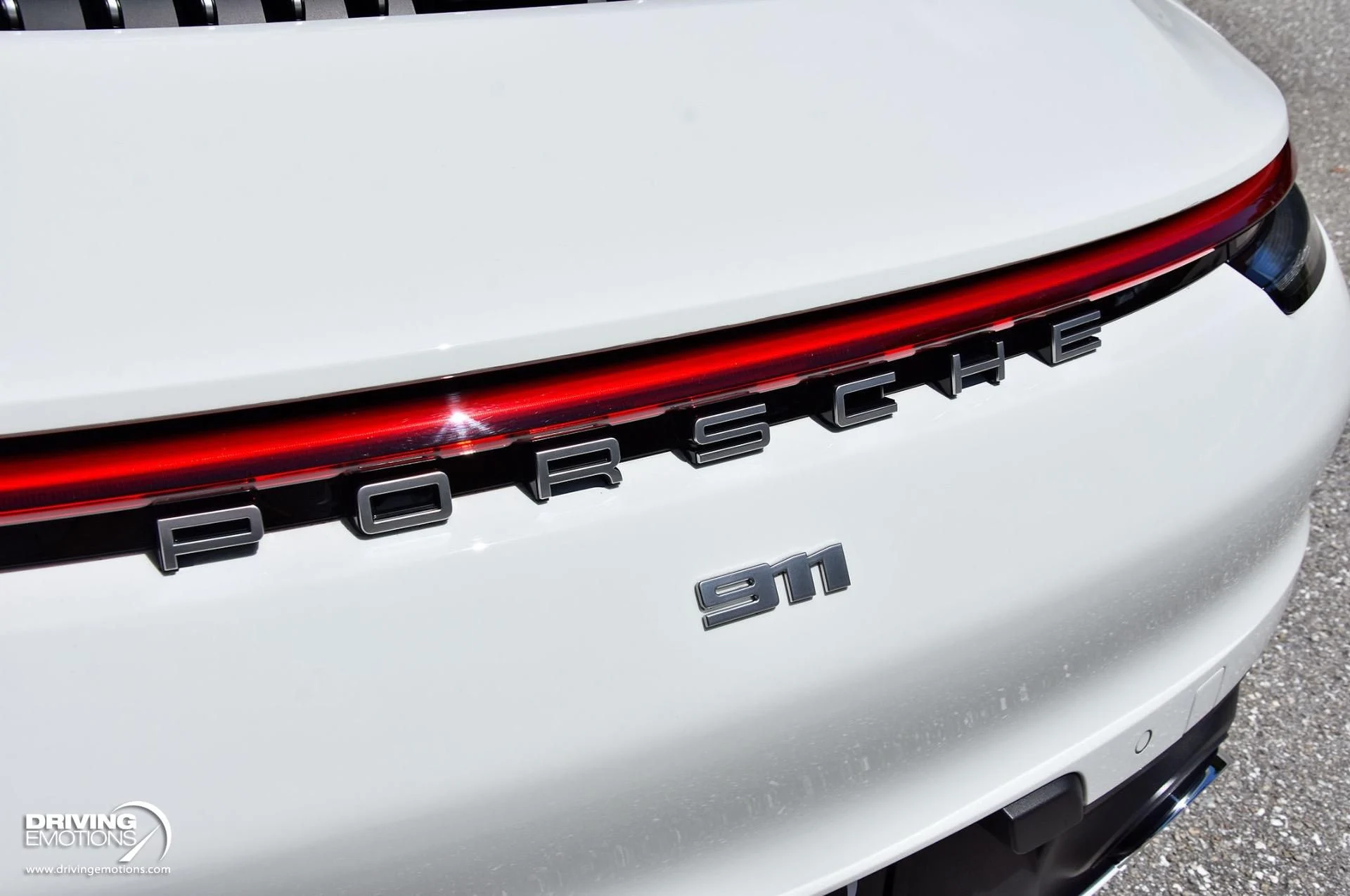 mph027_2585901645_865_p28_l_a9c87e985b