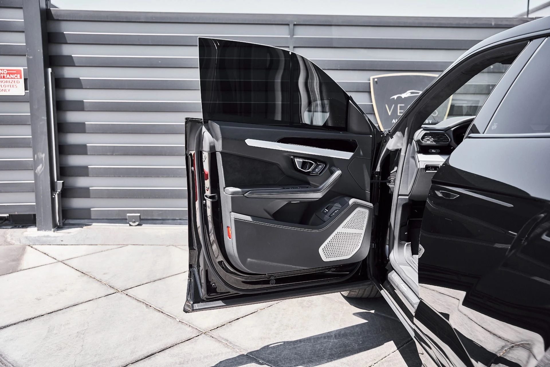 mph027_2588732595_Used_2022_Lamborghini_Urus_1778790366_2d95da0907