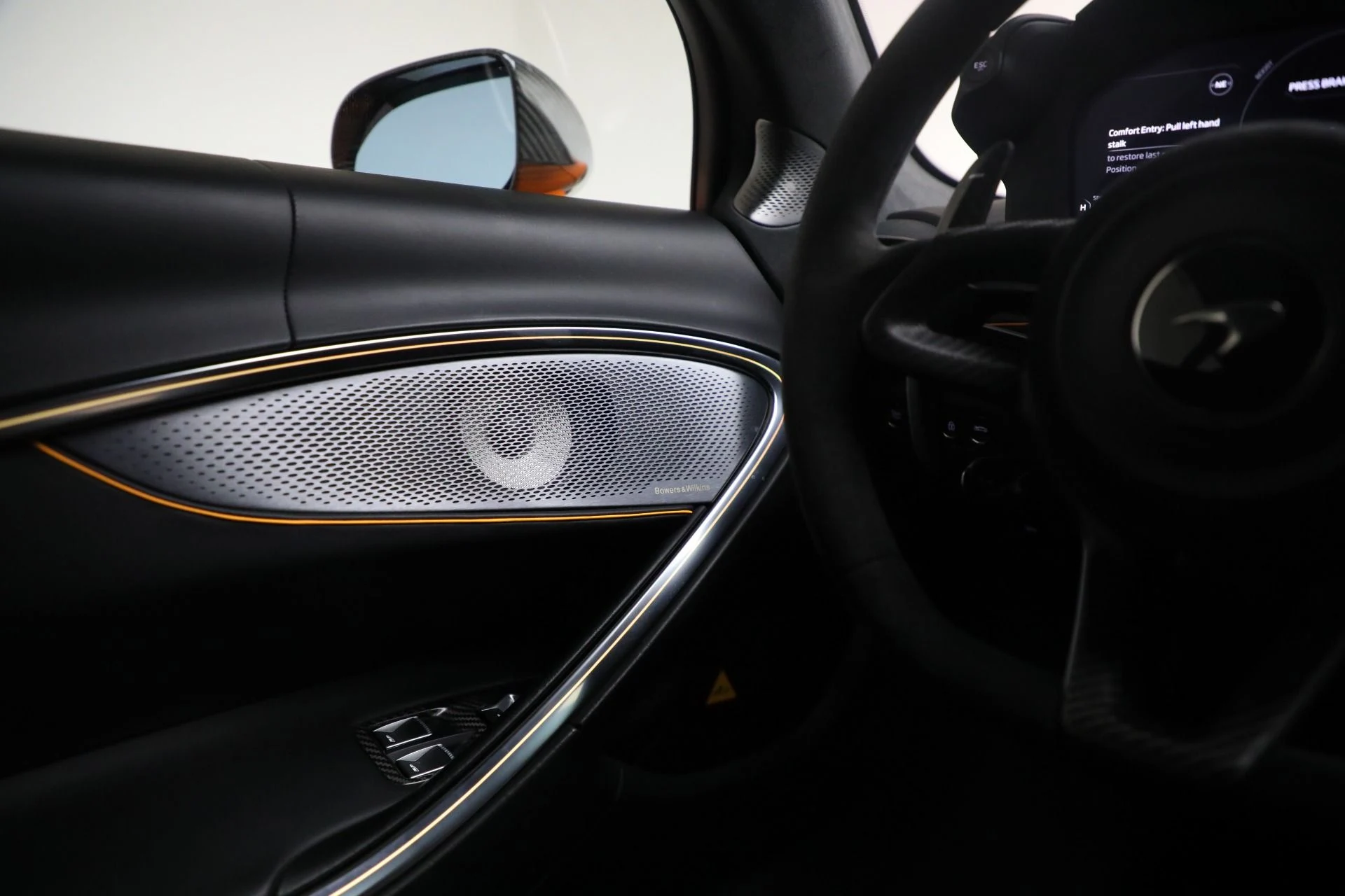 mph027_2594328372_Used_2023_Mc_Laren_Artura_Vision_c2fa70ea0c