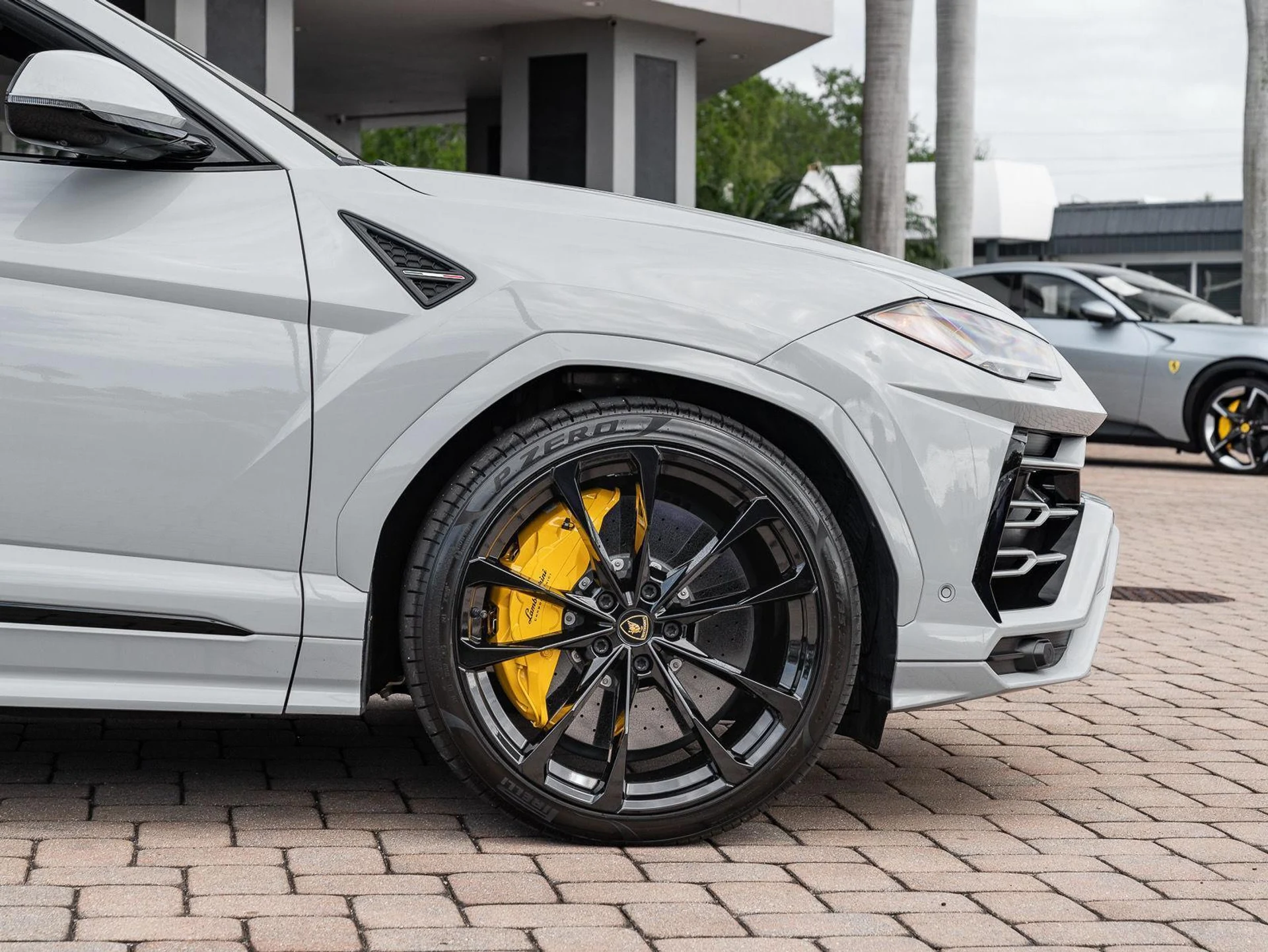 mph027_2600883650_Used_2022_Lamborghini_Urus_AWD_1777086176_dccbba3b3f