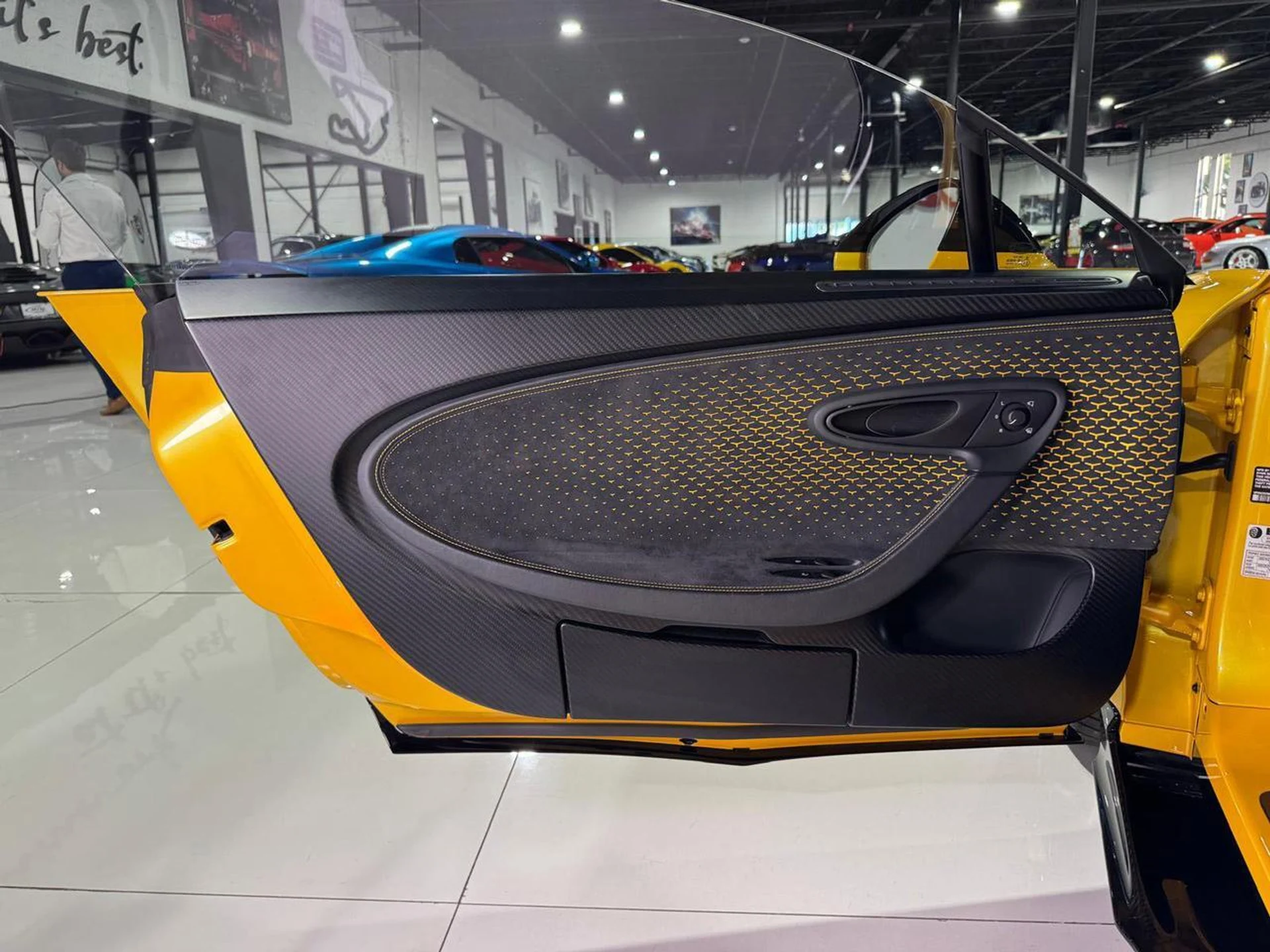 mph027_2609882521_8df49da0e4a7590ba2834d9ab9c34c97_d2352a8211