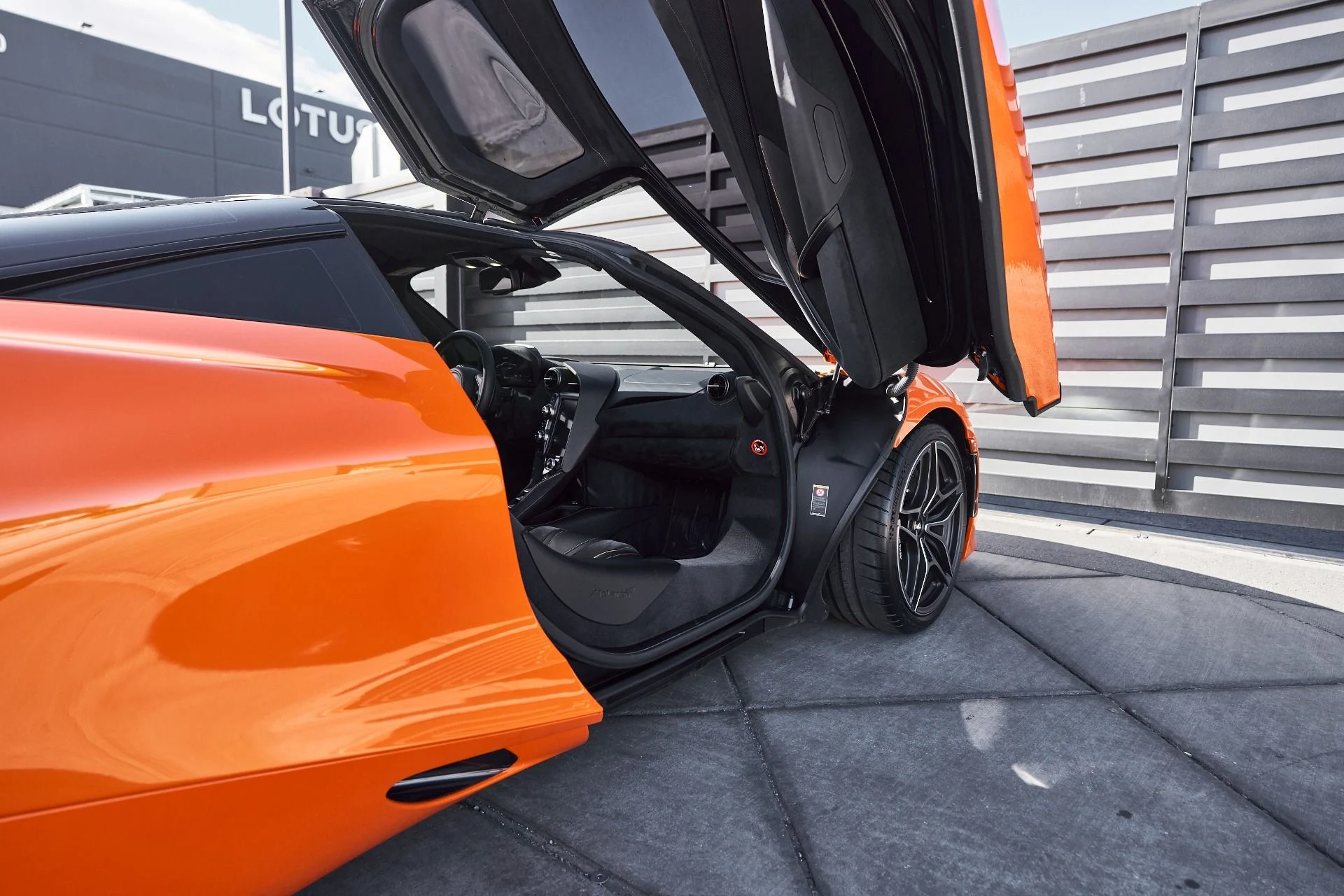 mph027_2620322752_Used_2018_Mc_Laren_720_S_Performance_1764955126_4c80a721ad