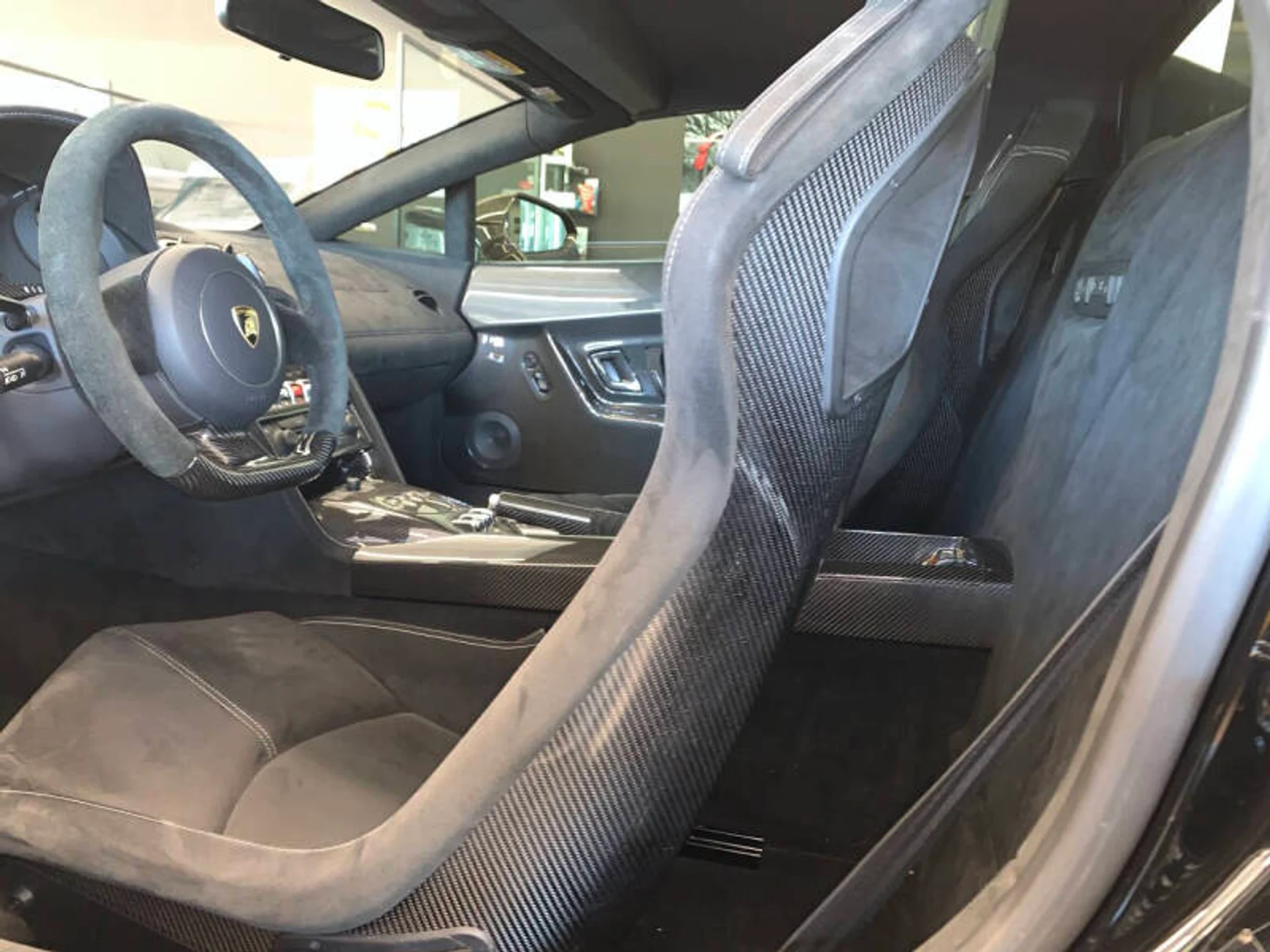 mph027_2625878525_2012_lamborghini_gallardo_lp_570_4_spyder_performante_awd_2dr_convertible_cfd1e6af6f