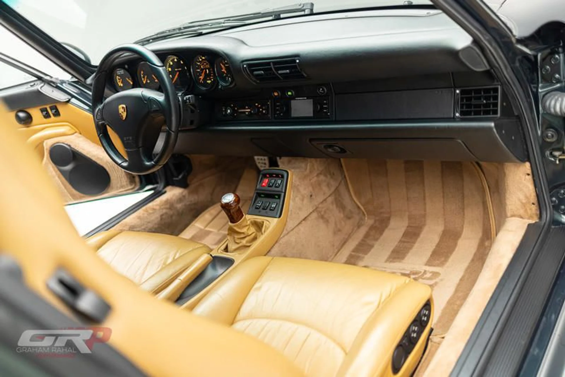 mph027_2643410524_4_A930390_2_E51_4722_987_C_C53_E63_DF_740_C_609f735c34