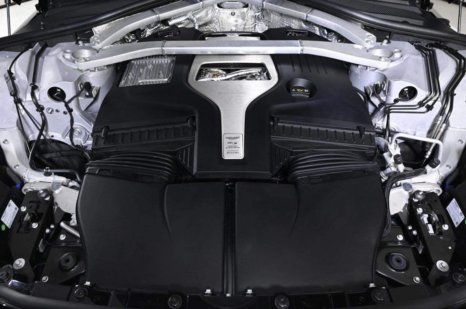 mph027_2654772184_new_2026_aston_martin_dbx_sawd_11350_22964208_27_1024_fba2d9afca