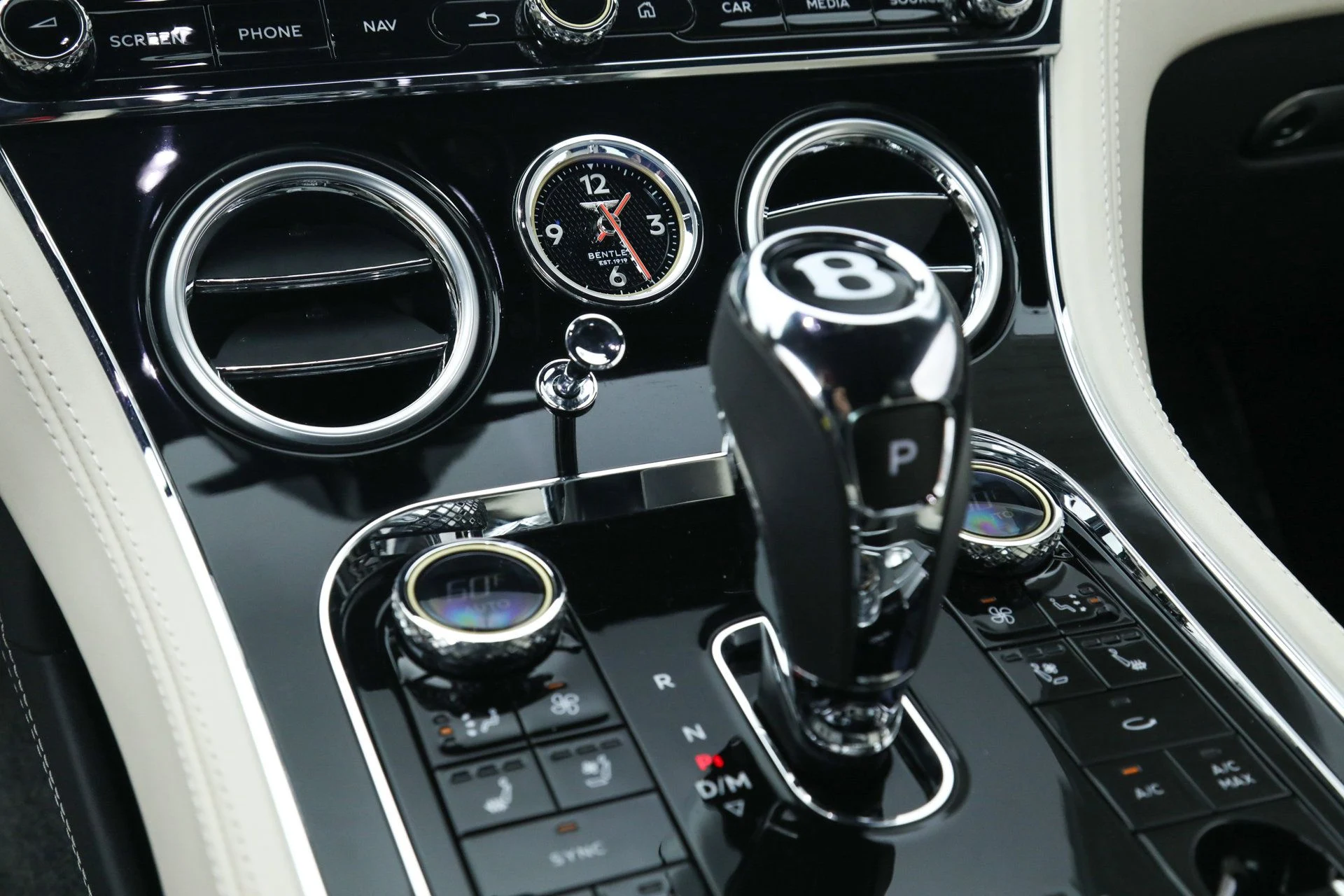 mph027_2656488581_86b064b68bd5e34f122d646ca1efa738_39b02ac869