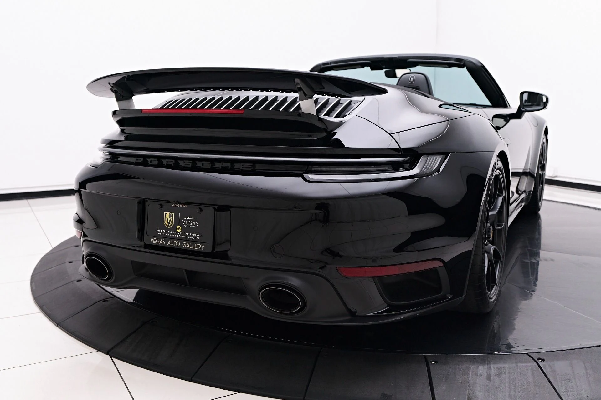 mph027_2660937071_Used_2021_Porsche_911_Turbo_S_1755568344_60727b5dbe
