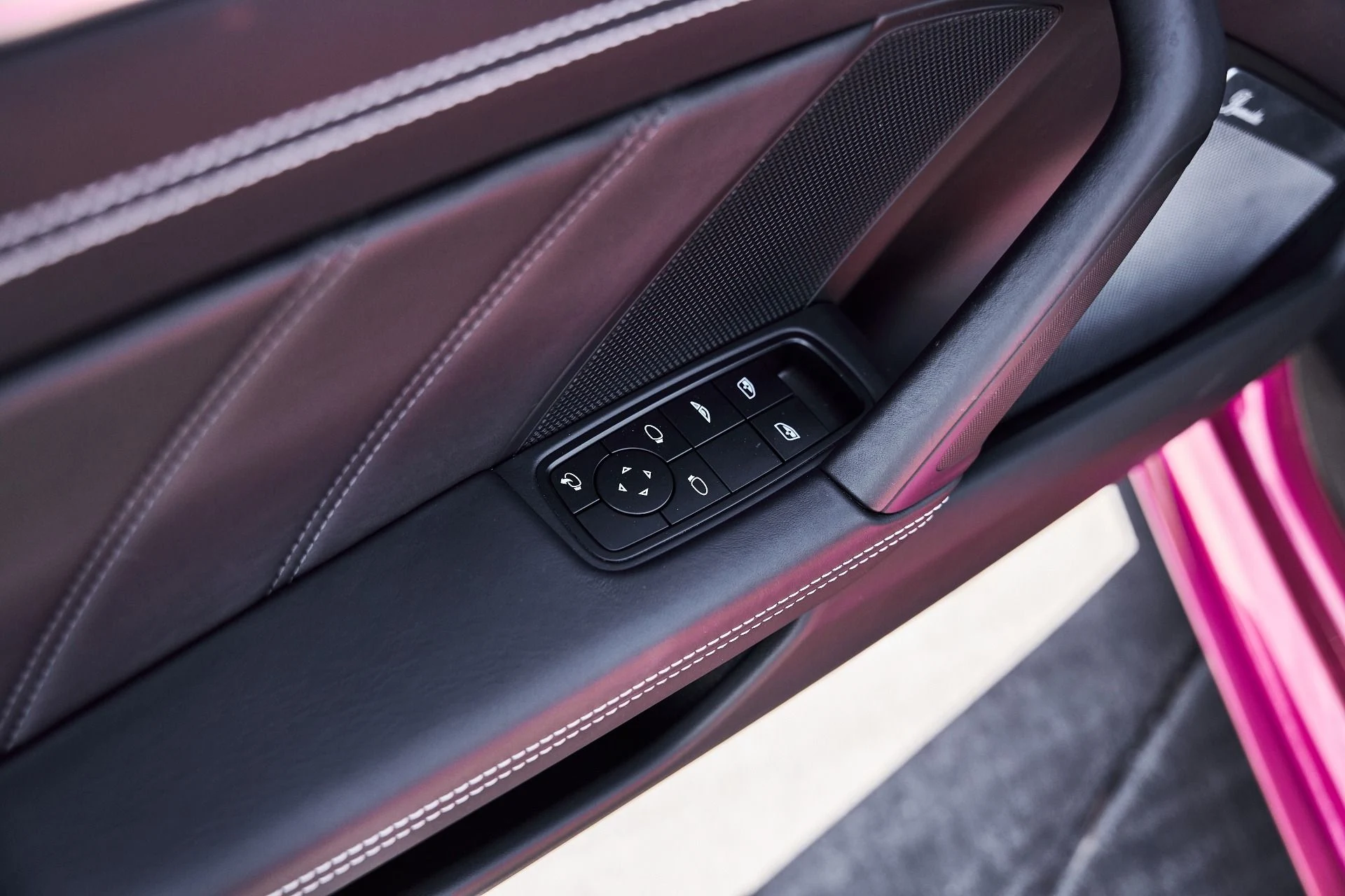 mph027_2662103407_Used_2024_Porsche_911_Turbo_S_1778551243_118a5c4d4c