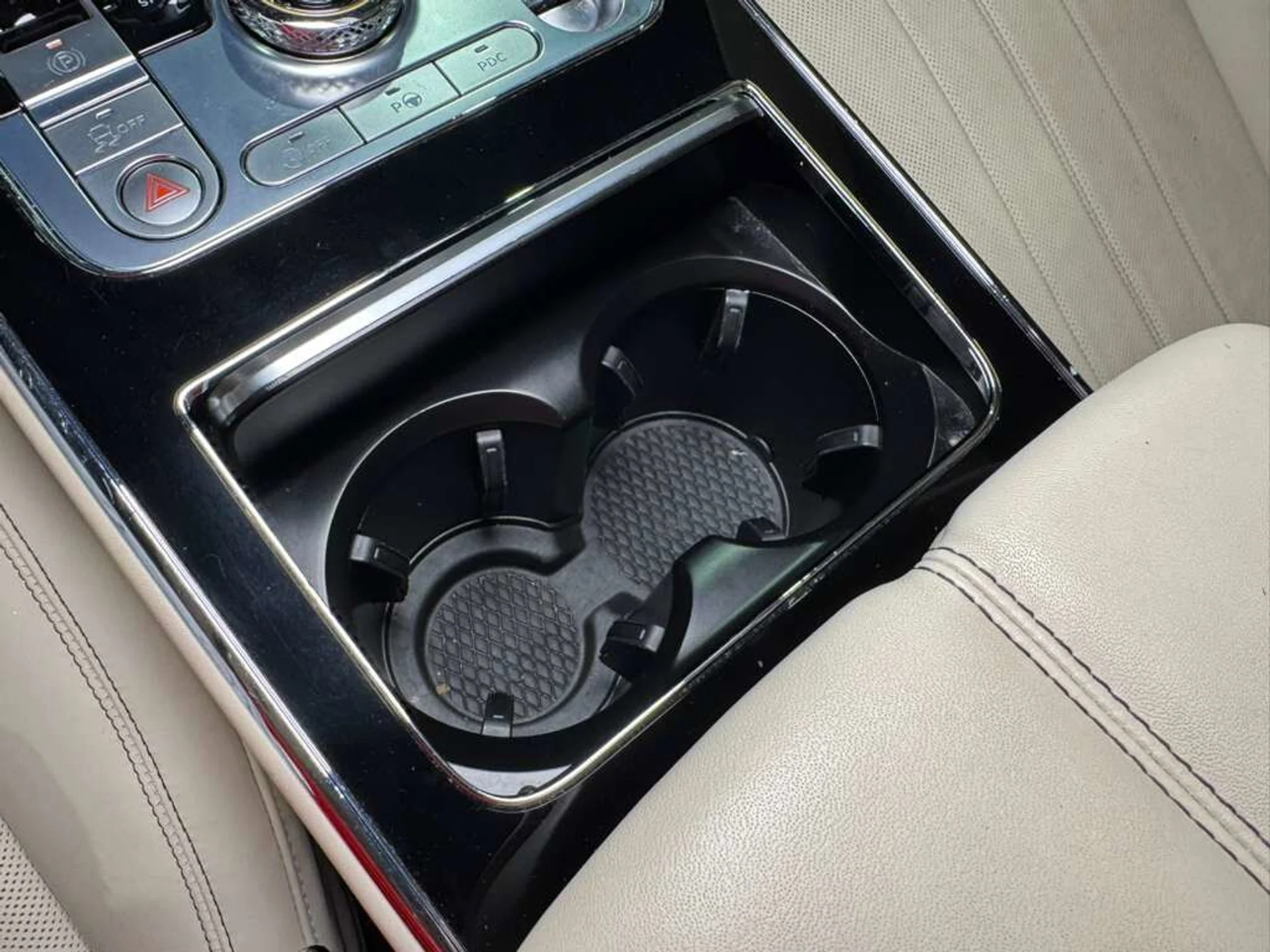 mph027_2667872241_55f50a97cfba7335039f79ae752c9c96_009bc26f0f