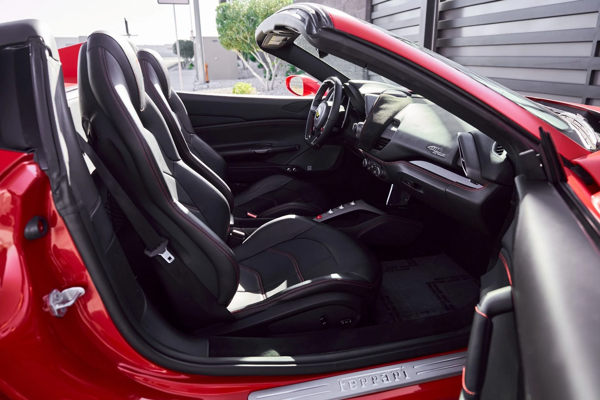 mph027_2670251350_Used_2019_Ferrari_488_Spider_Base_1766024927_3a4420d80f