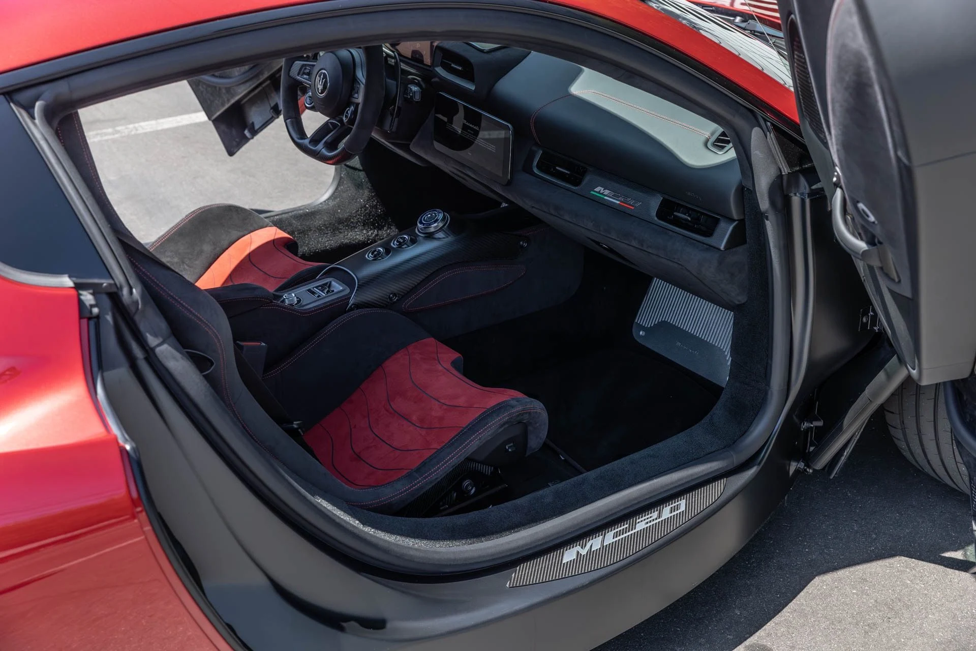 mph027_2670342785_Used_2022_Maserati_MC_20_1747769262_74ced342b4