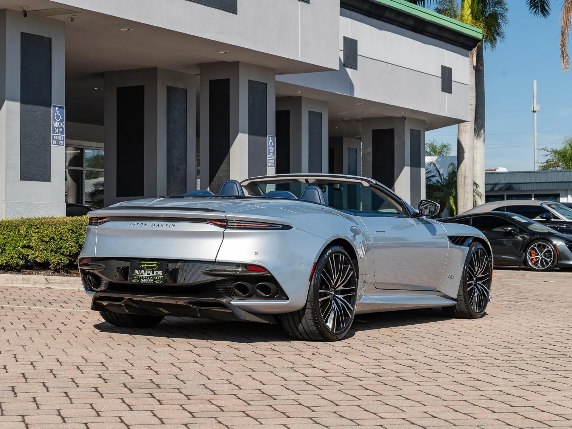 mph027_2680677324_Used_2020_Aston_Martin_DBS_Superleggera_1764795963_6261ad1bd6