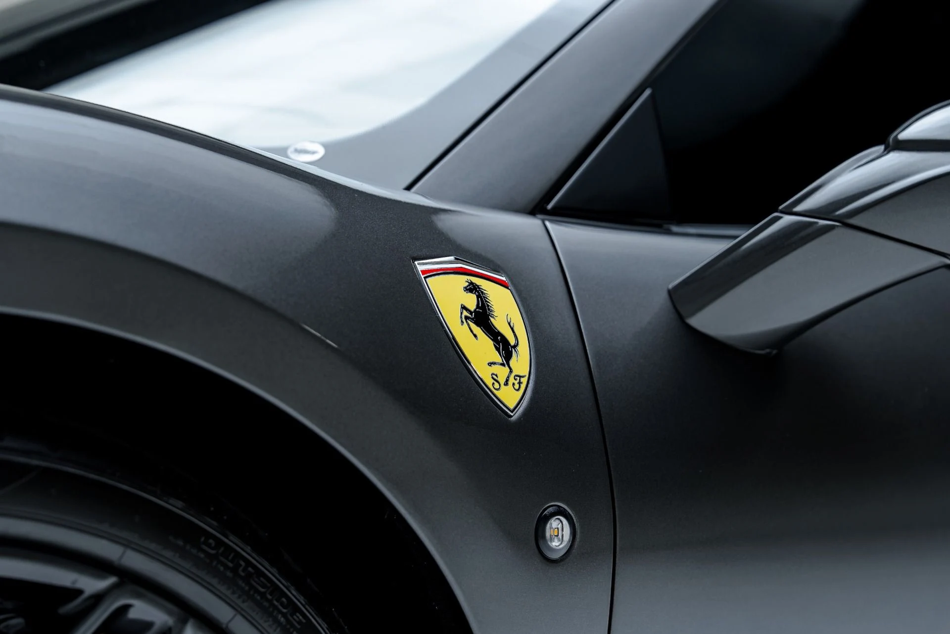 mph027_2688825171_Used_2022_Ferrari_F8_Spider_1792785092_75f027dc29