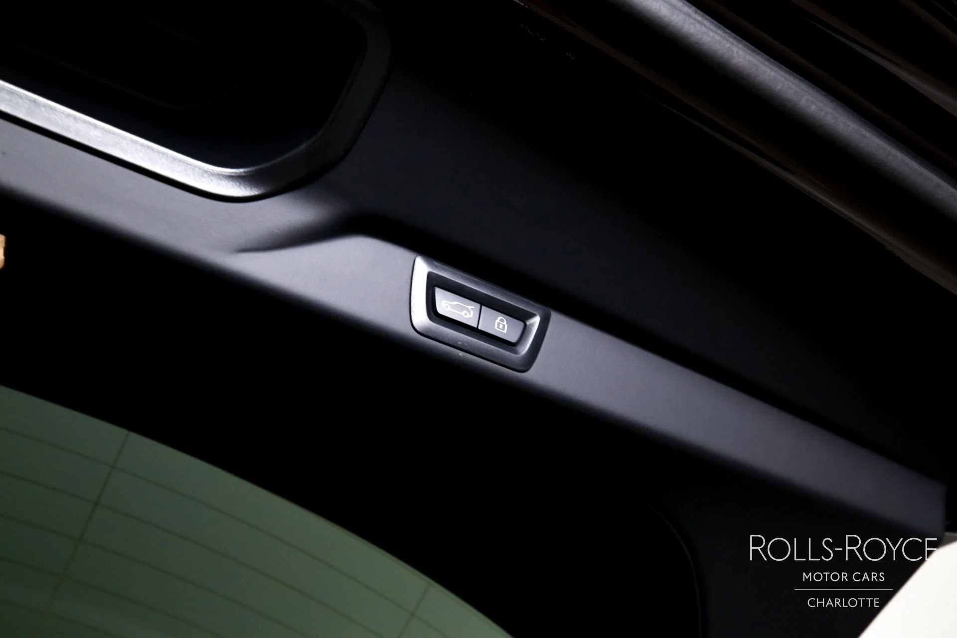 mph027_2692711810_Used_2025_Rolls_Royce_Cullinan_1757716745_5333e47196