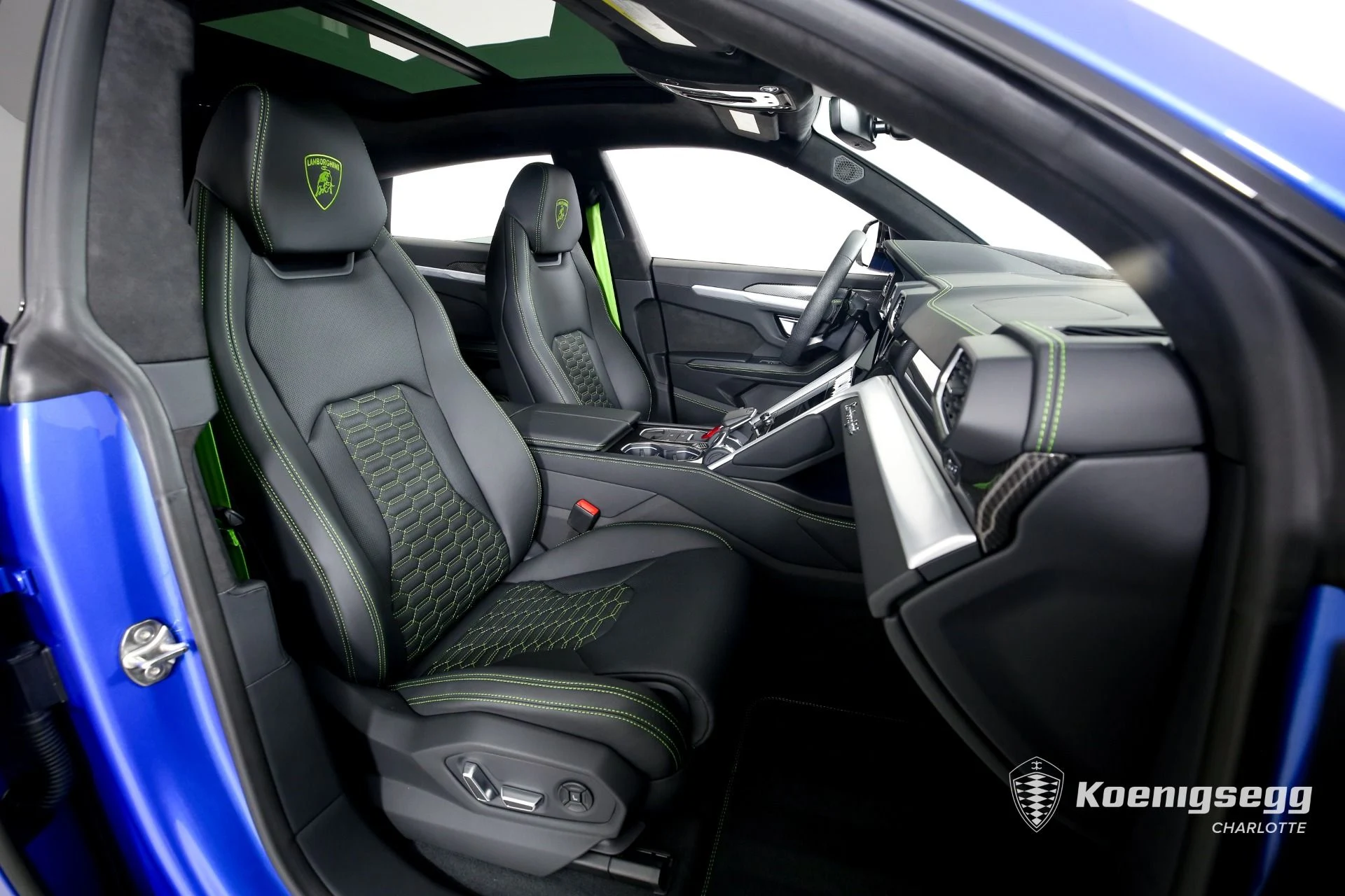 mph027_2702029648_Used_2022_Lamborghini_Urus_1696532519_c697a2112e