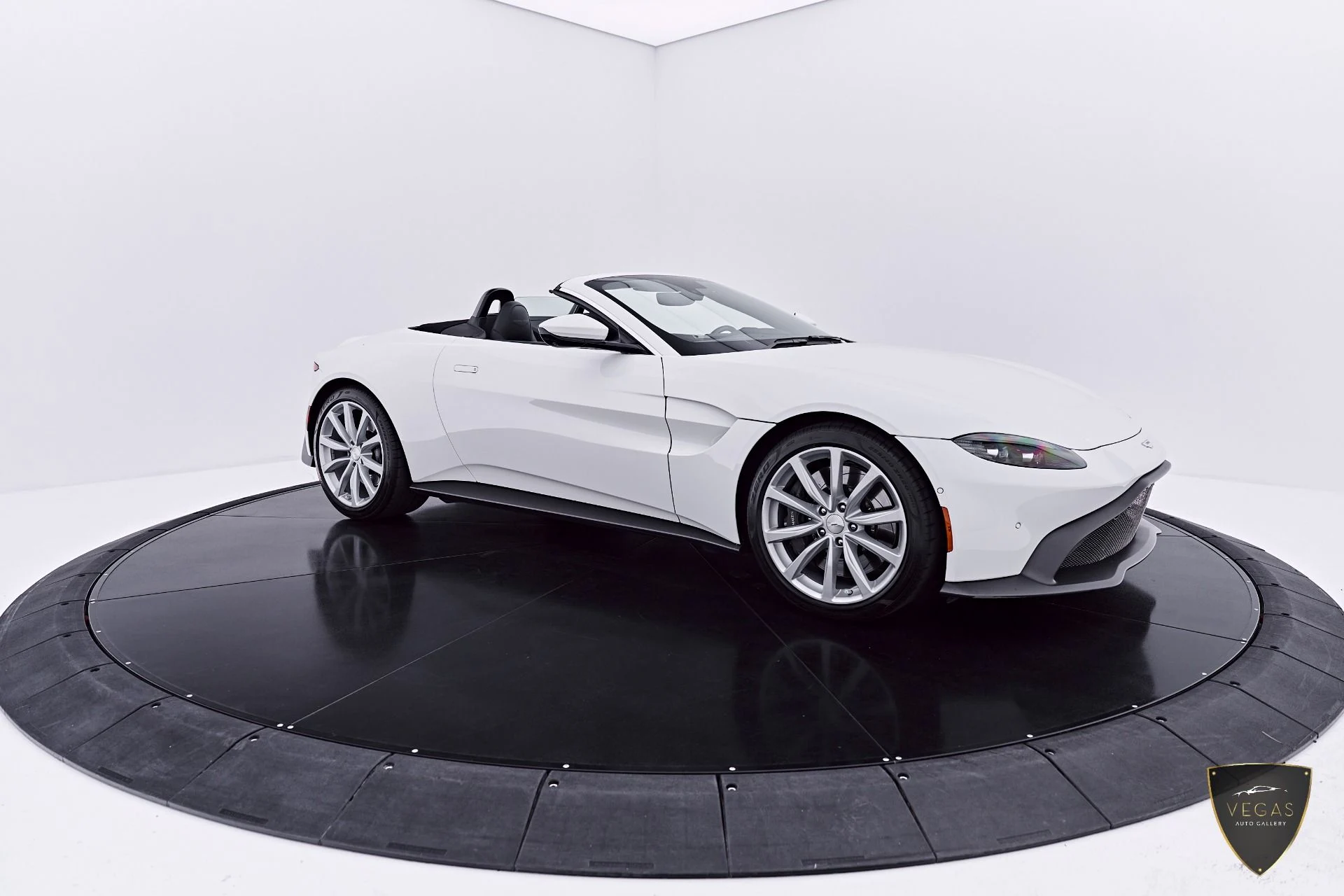 mph027_2705615991_Used_2023_Aston_Martin_Vantage_1783622436_7874099901