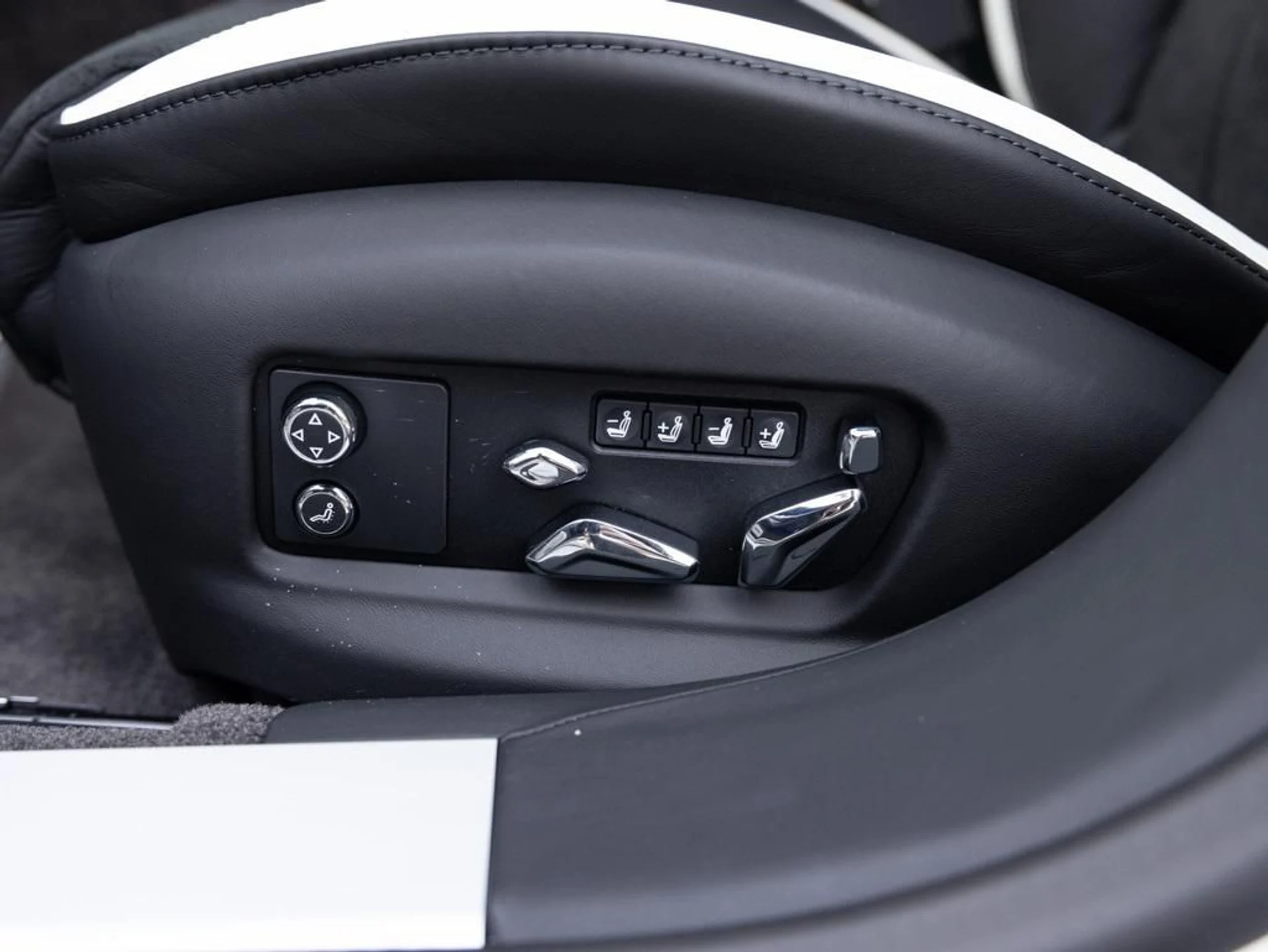 mph027_2711392774_403809833_67c234296b5617b02de637b1_2c87947d5b