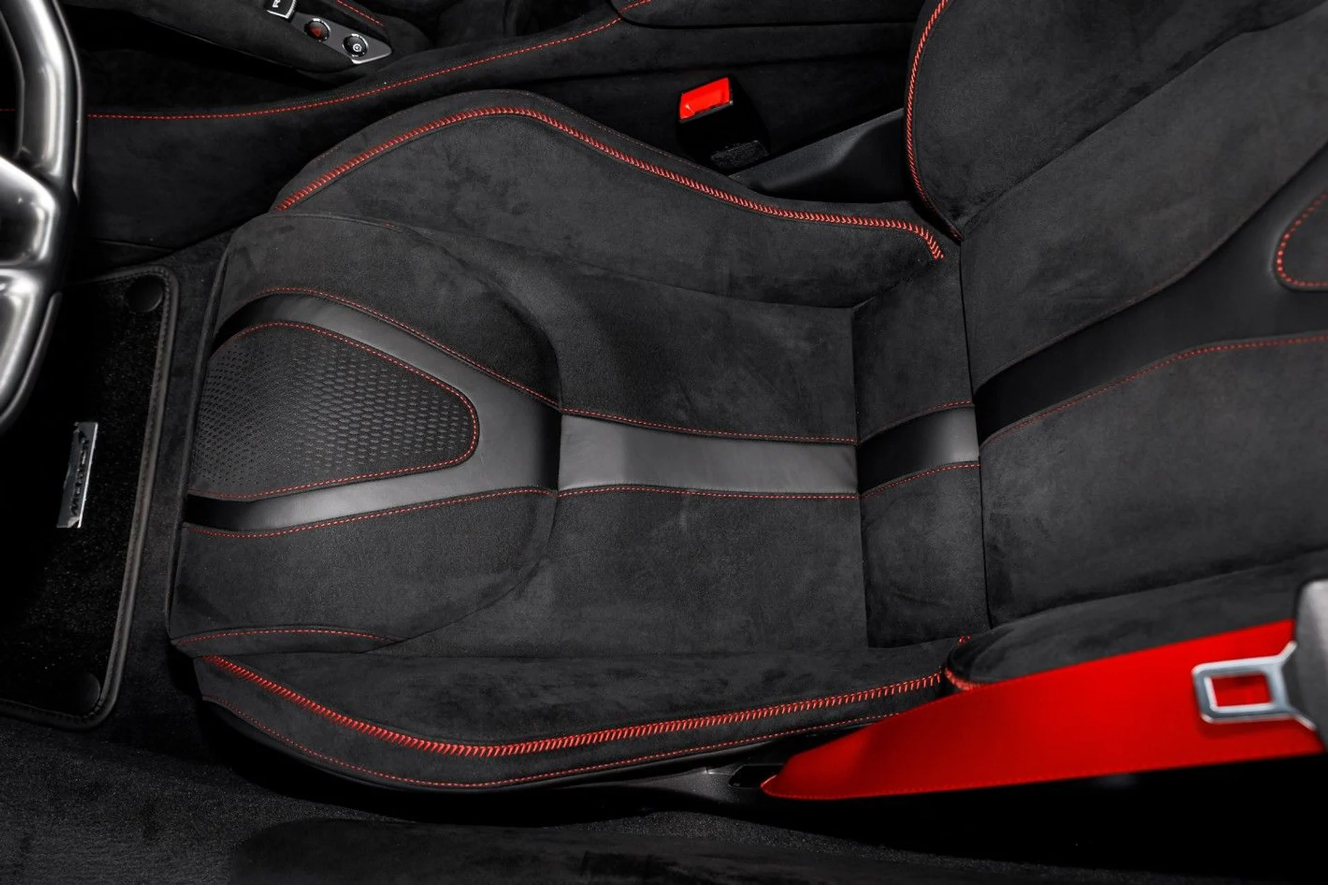 mph027_2720940147_616_p28_l_fed0511707