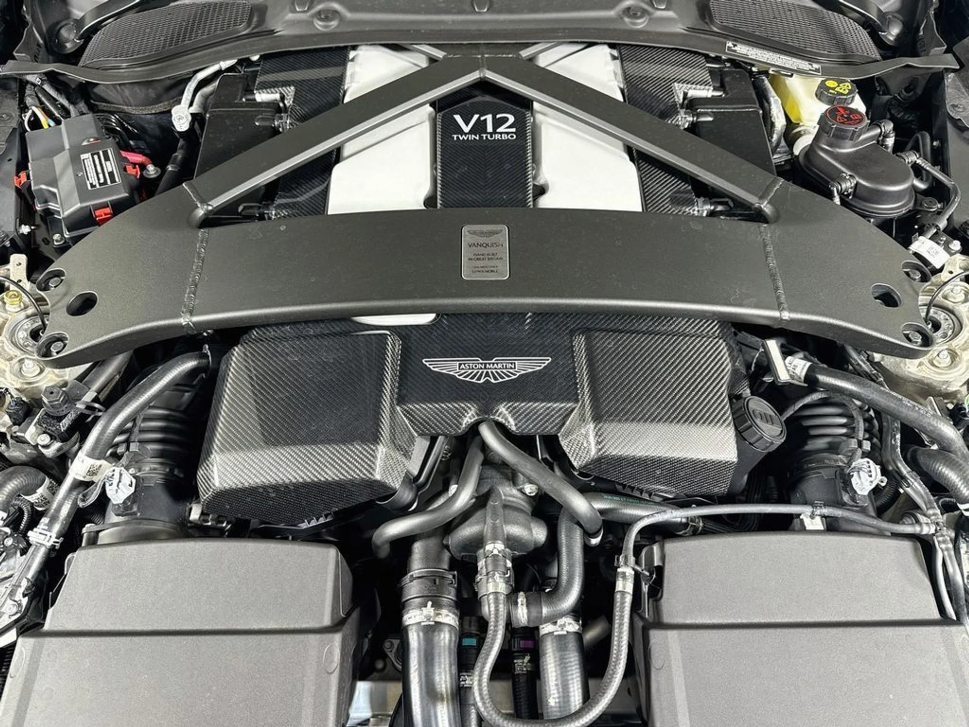 mph027_2724271741_new_2027_aston_martin_vanquish_volante_11350_23067135_28_1024_c1921d3b69