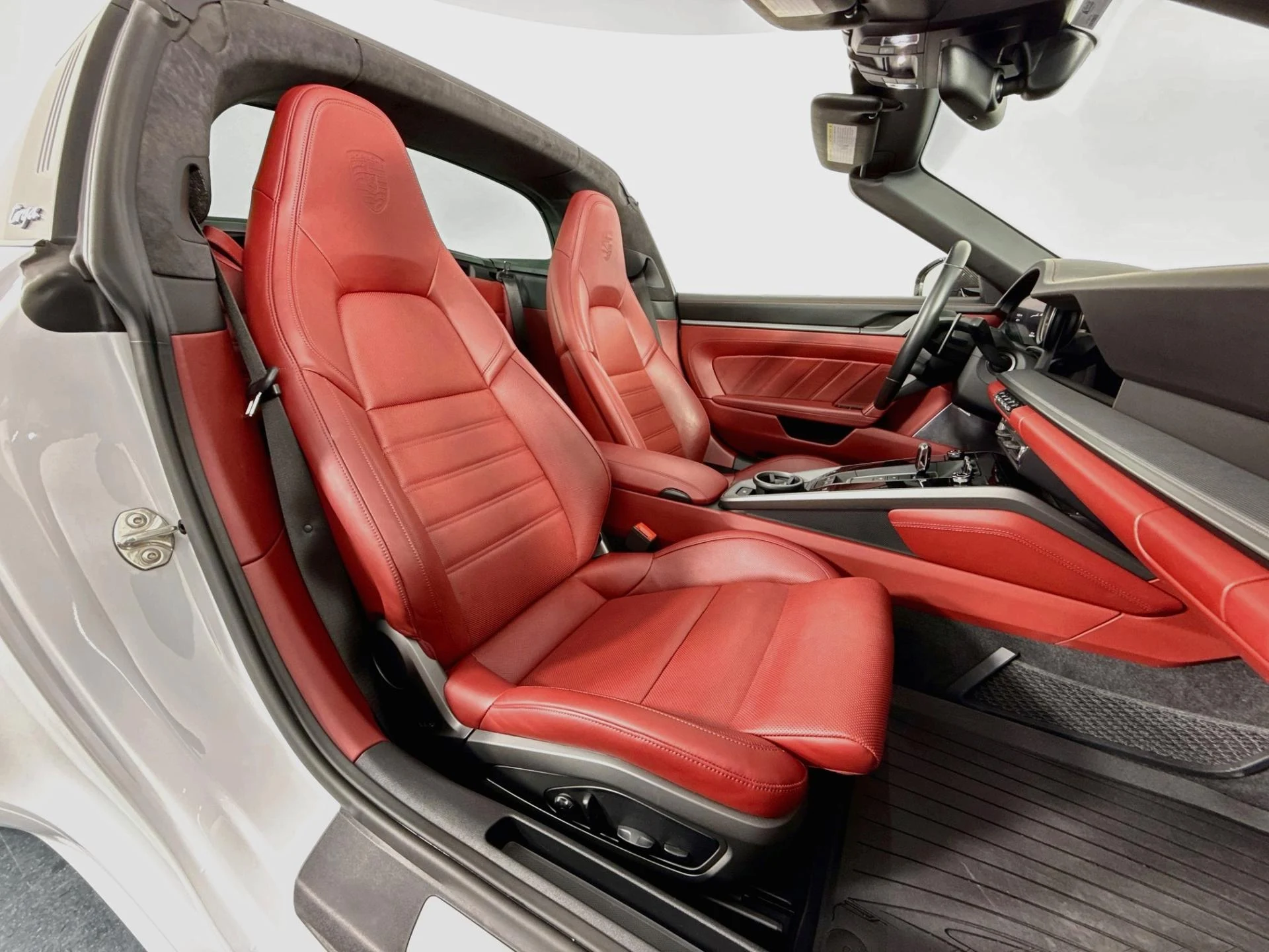 mph027_2727548980_Used_2021_Porsche_911_Targa_4_S_1789669355_d5a77b3792
