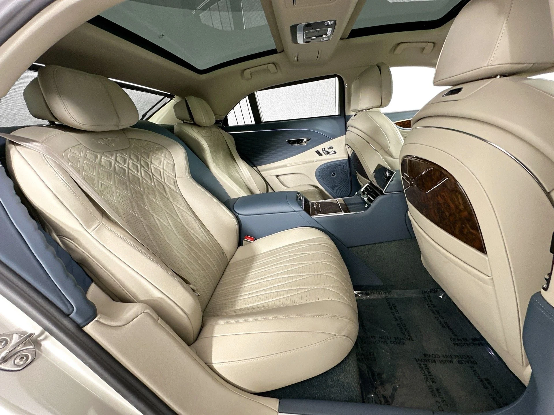 mph027_2729512282_28_4edb7d8591