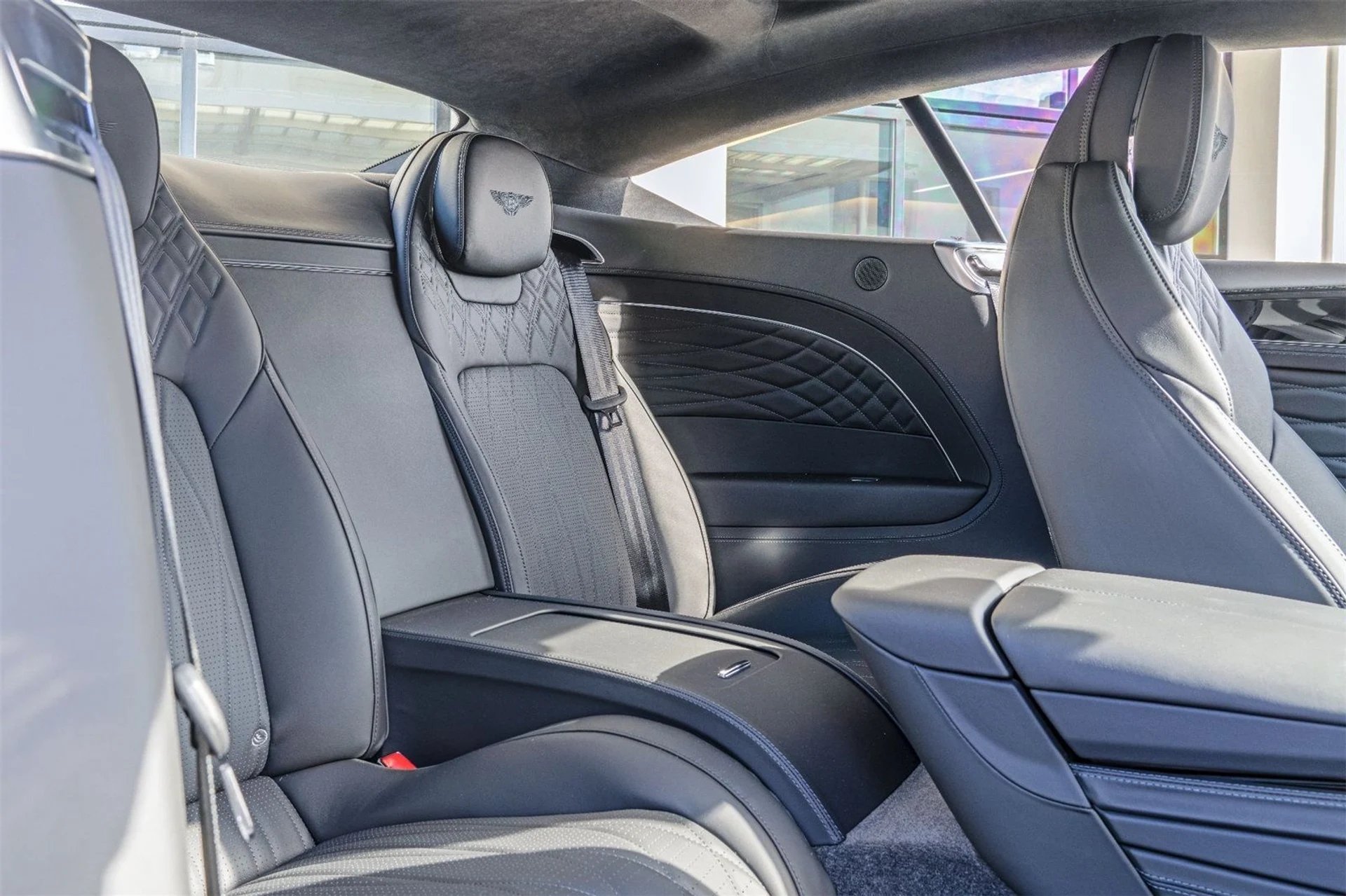 mph027_2731110846_e2e7c4bacbfcae65bc3c36f12eae497f_8970a33c6a