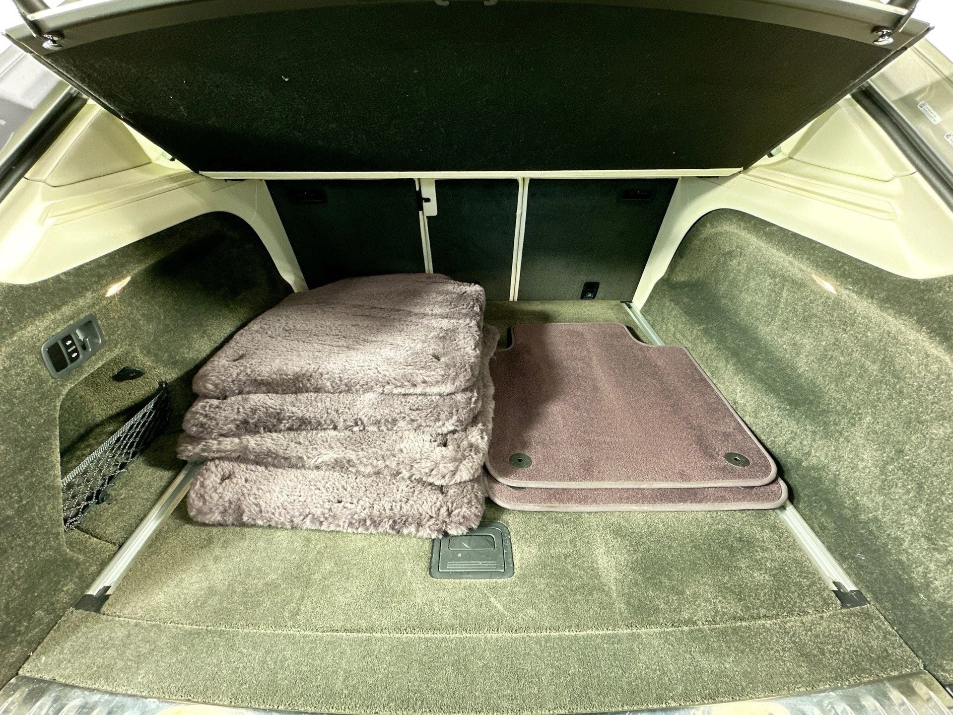 mph027_2733362482_28_35df7e0eee