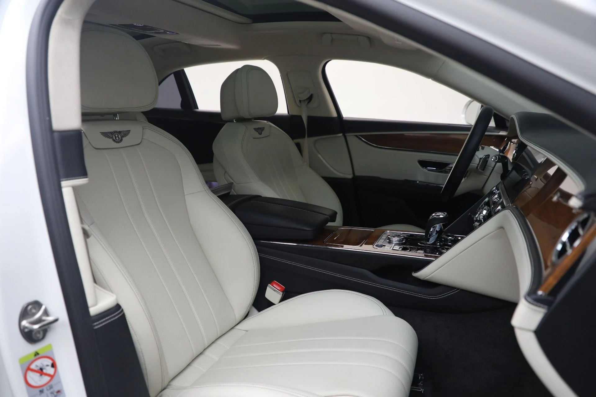 mph027_2737242684_Used_2024_Bentley_Flying_Spur_Hybrid_73eda3219b