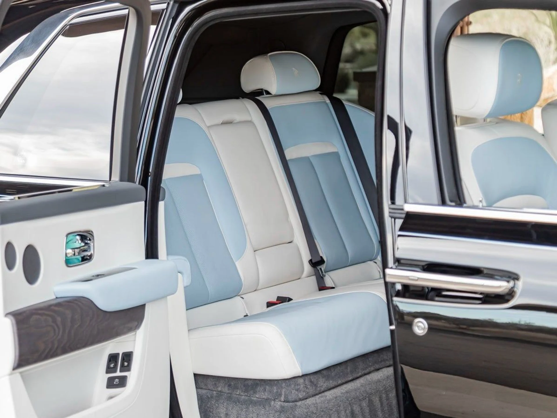 mph027_2761386926_28_f64576ea23