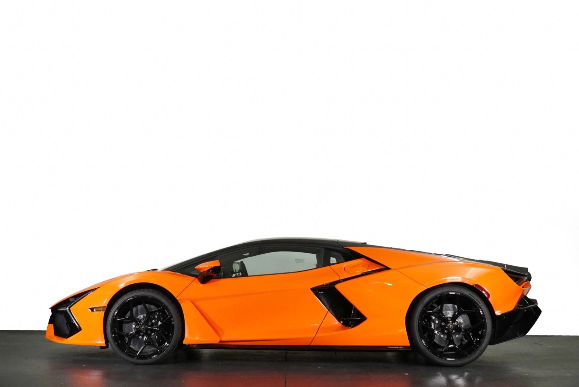 mph027_2786271472_New_2026_Lamborghini_Revuelto_1772732462_4c8f8339b2